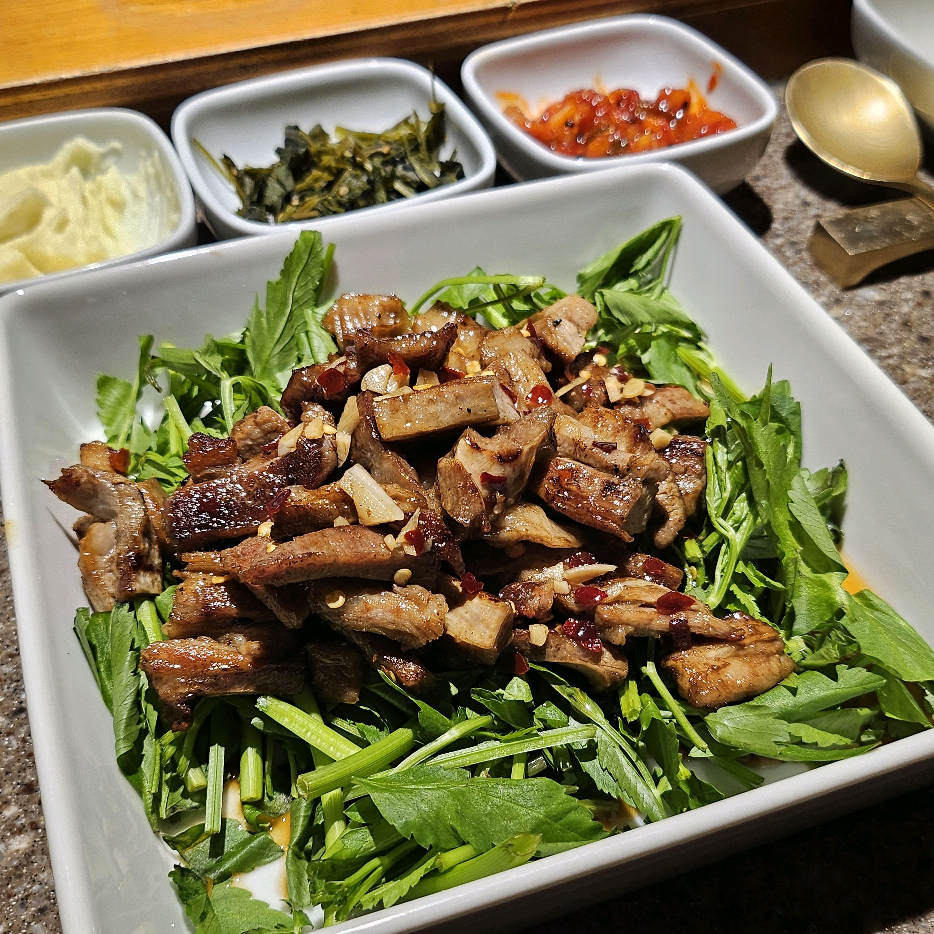
신용산역식당 양인환대