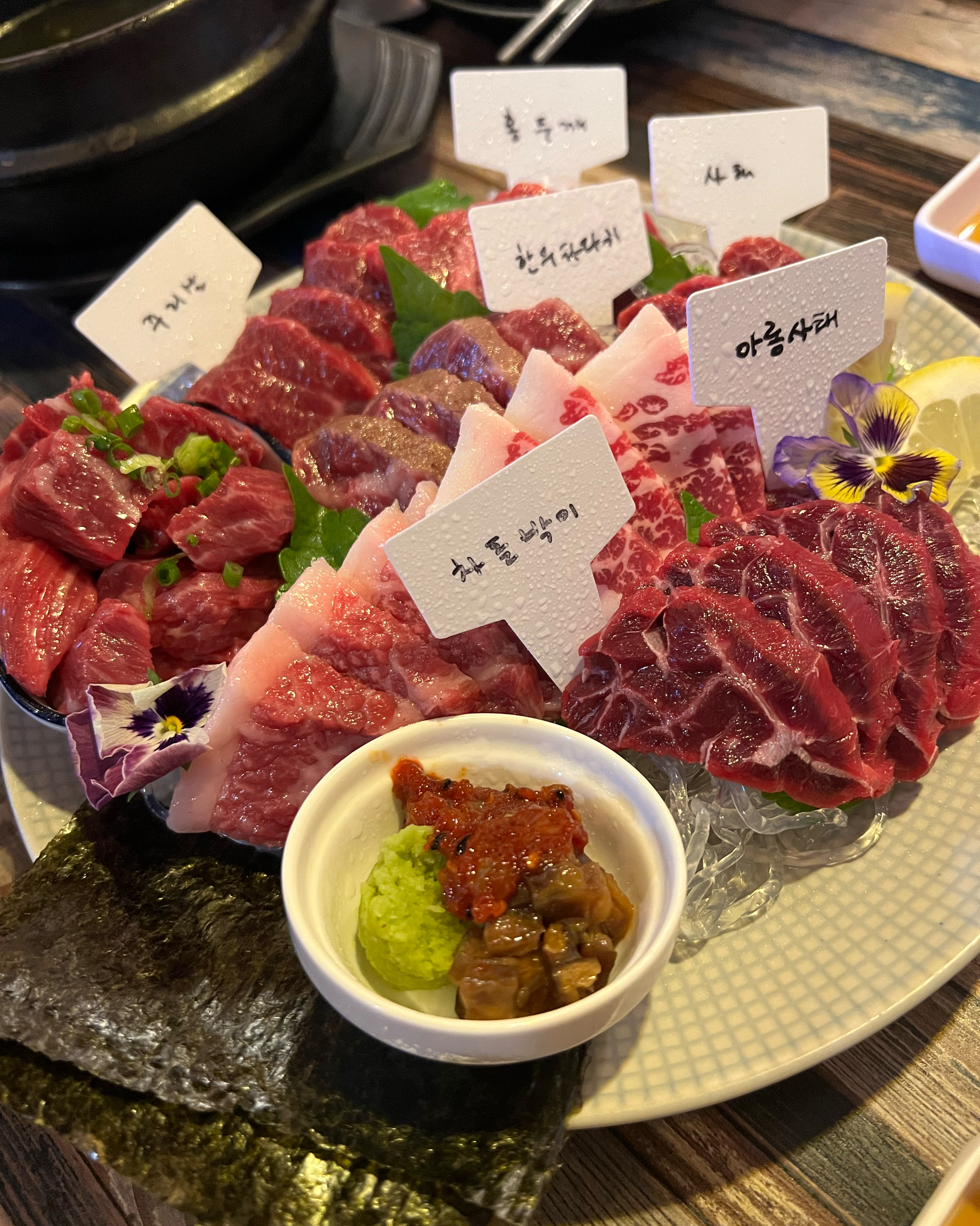 Wakano Kitchen, a famous restaurant in Amsa-dong, Gangdong-gu, Seoul