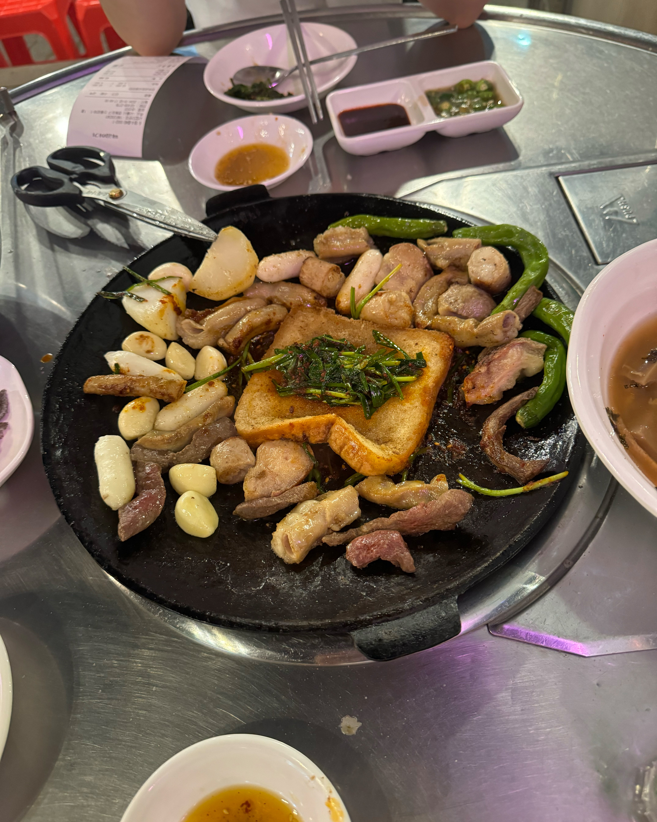 Yook-Gop-Hae, a famous restaurant in Yeongdeungpo-gu, Seoul