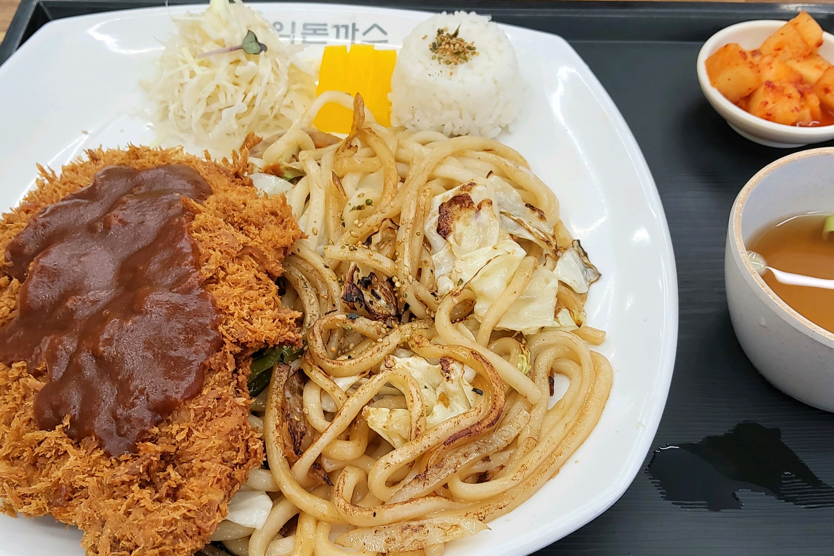 주인이 바뀌고 처음 방문했어요~ - 화성 봉담 맛집 홍익돈까스 봉담점