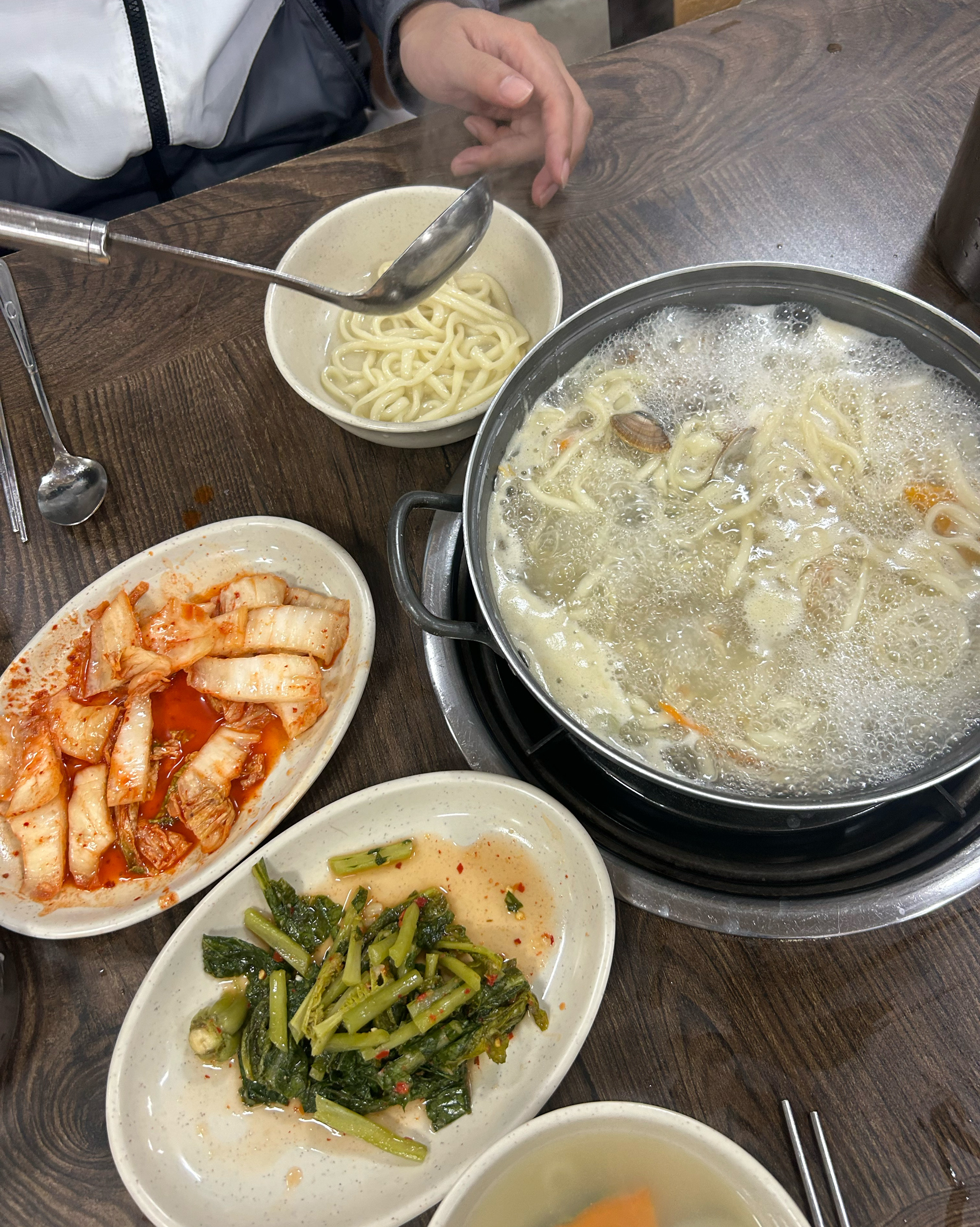 [안산 맛집 16호원조할머니칼국수 대부도본점] 직접 가본 로컬 리뷰