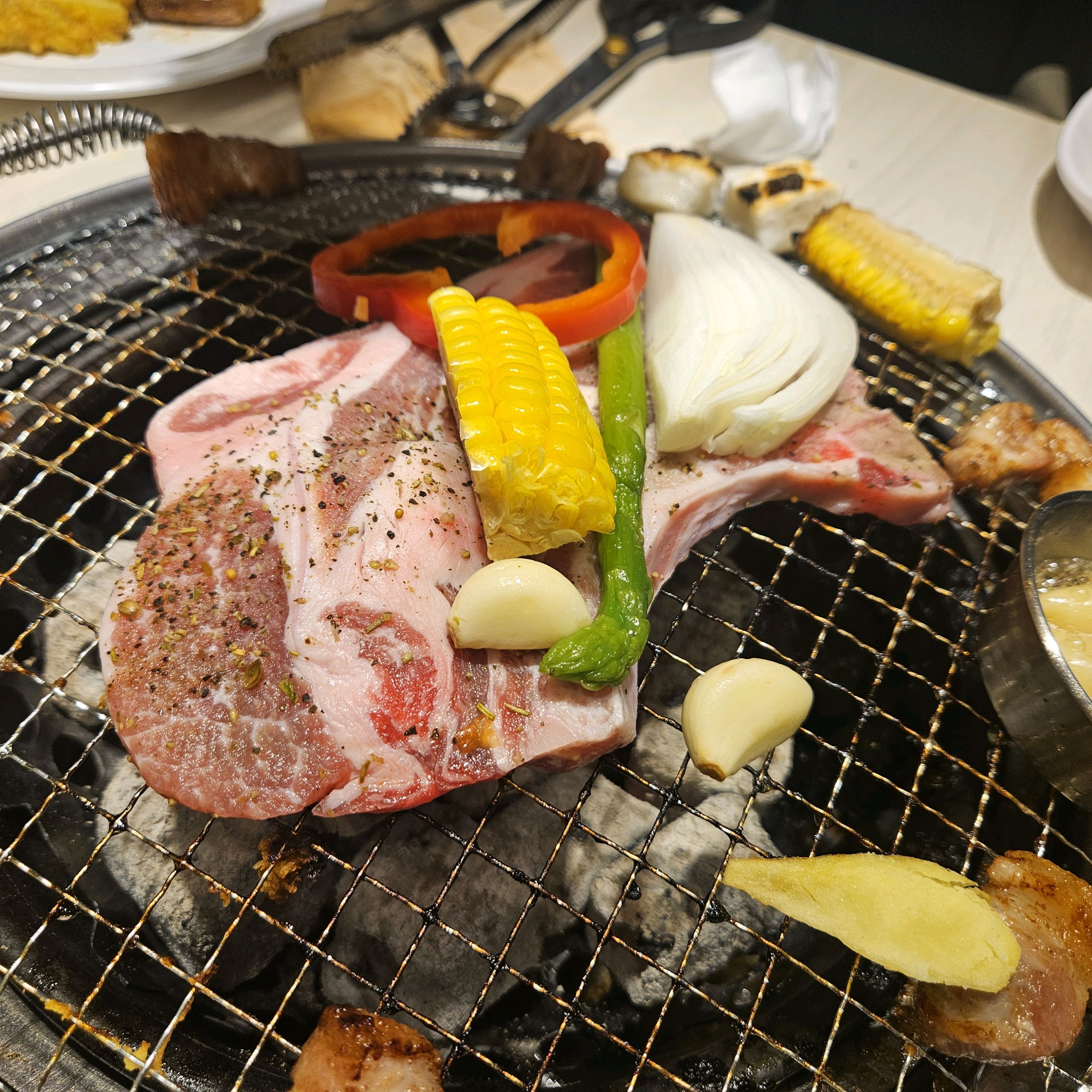 고기 맛있어요! 고기질 좋으네요~ 배불리 실컷 먹을 수 있어서 좋았습니다. 추천~~ - 고척 맛집 명륜진사갈비 서울고척점