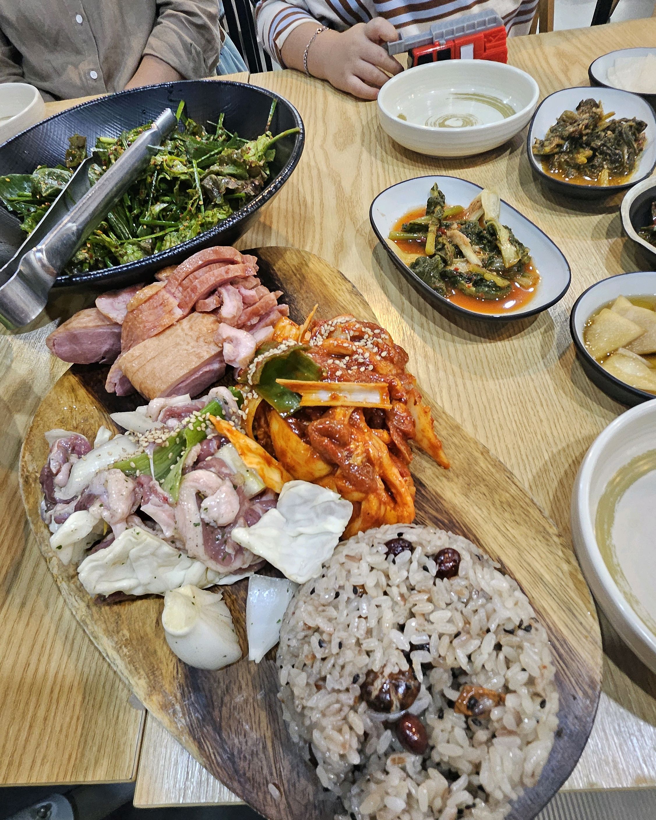 완전푸짐해요!!! 부모님 모시고 오랜만에 오리세상에 왔는데, - 불당동 맛집 오리세상