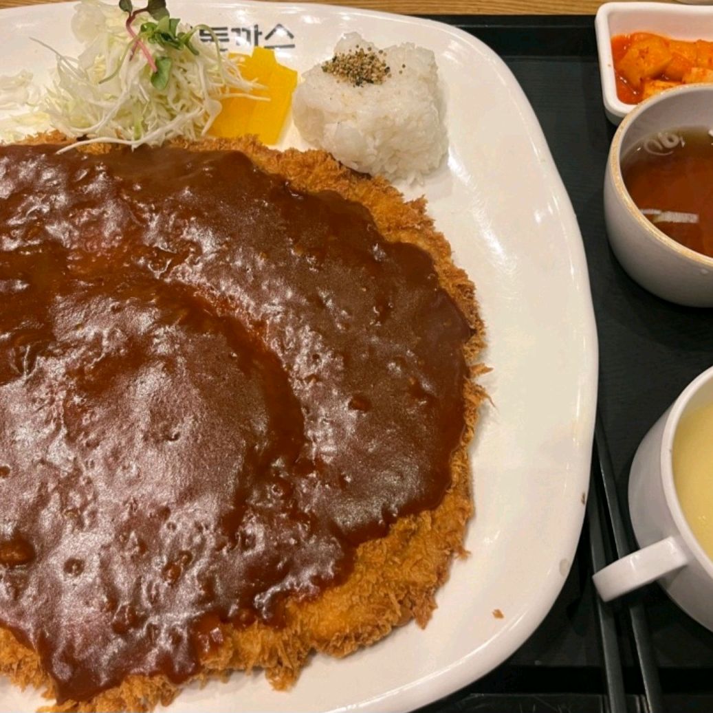 아이들과 오랜만에 외식 메뉴로 홍익돈까스와 로제파스타 먹었어요~~ - 의정부 신곡동 맛집 홍익돈까스 의정부신곡점