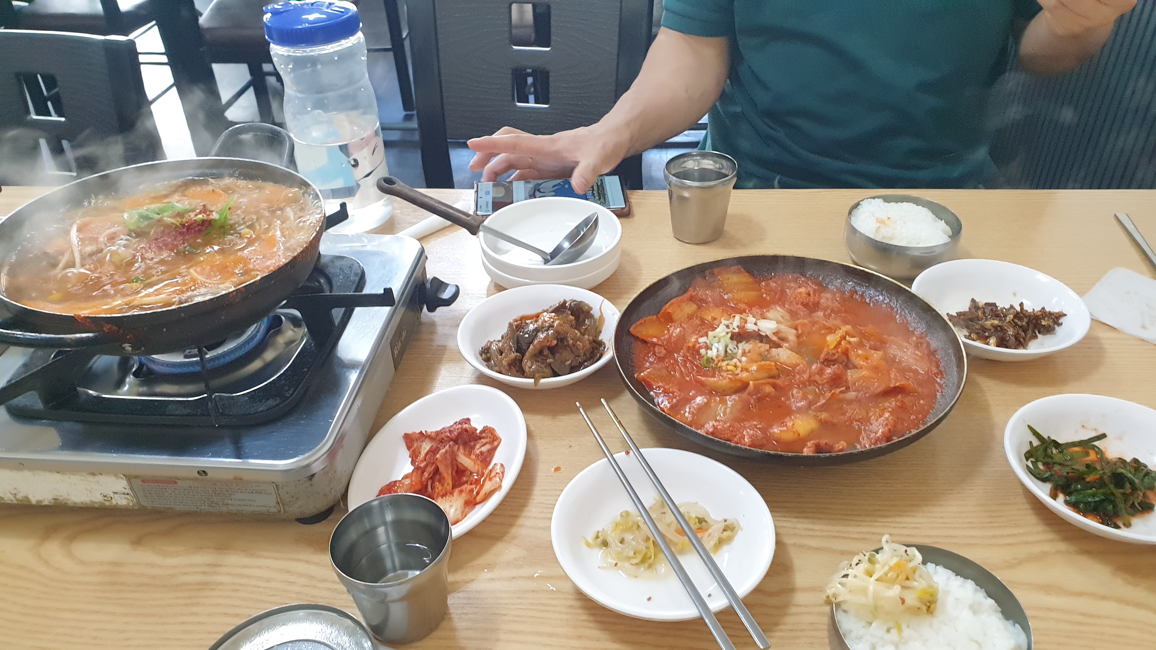1.망원동살때 맛있게 먹었던 생각이나 간만에 찾아갔는데 가격대비 맛이 옛날같지 않아 실망.