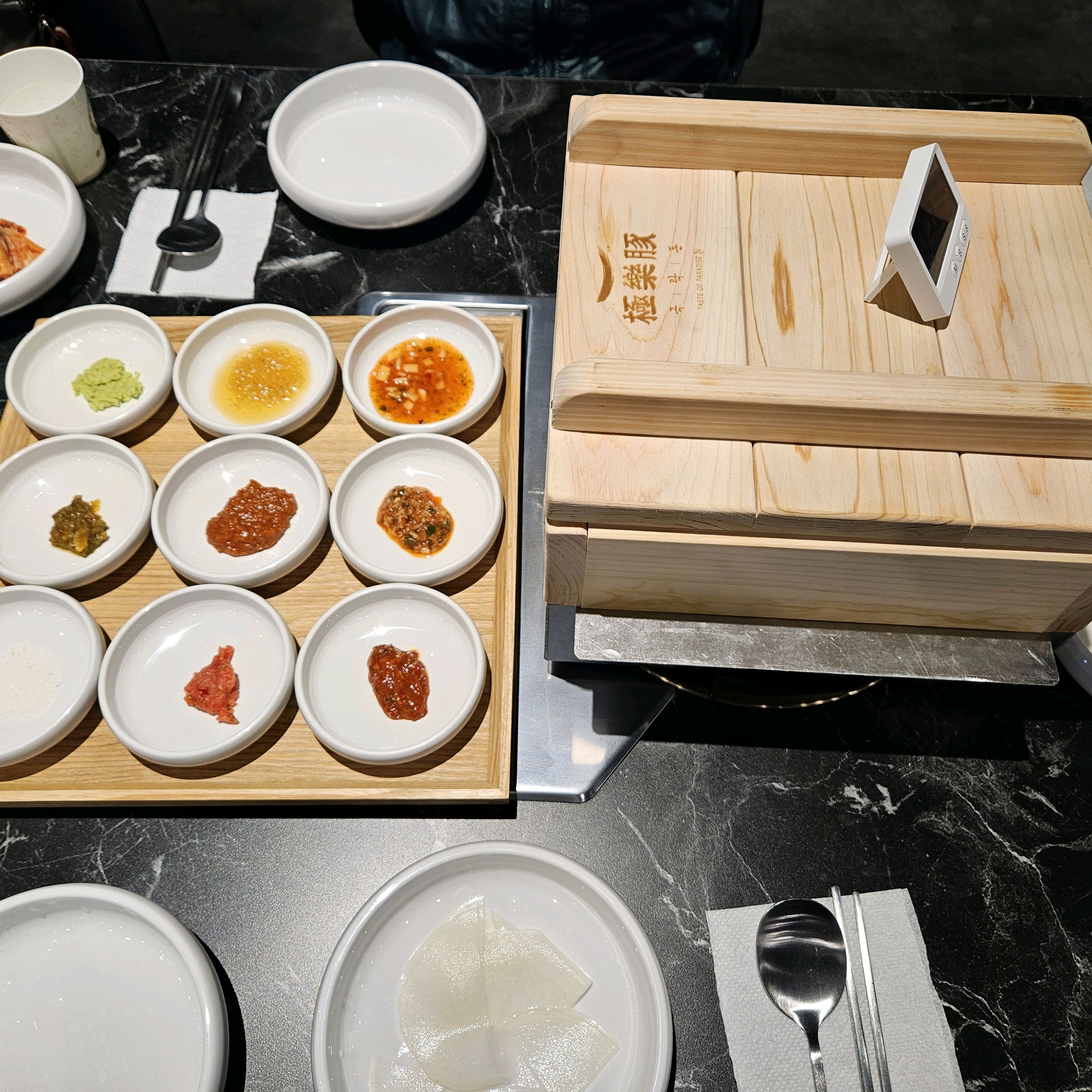 
회기역식당 극락돈 회기점