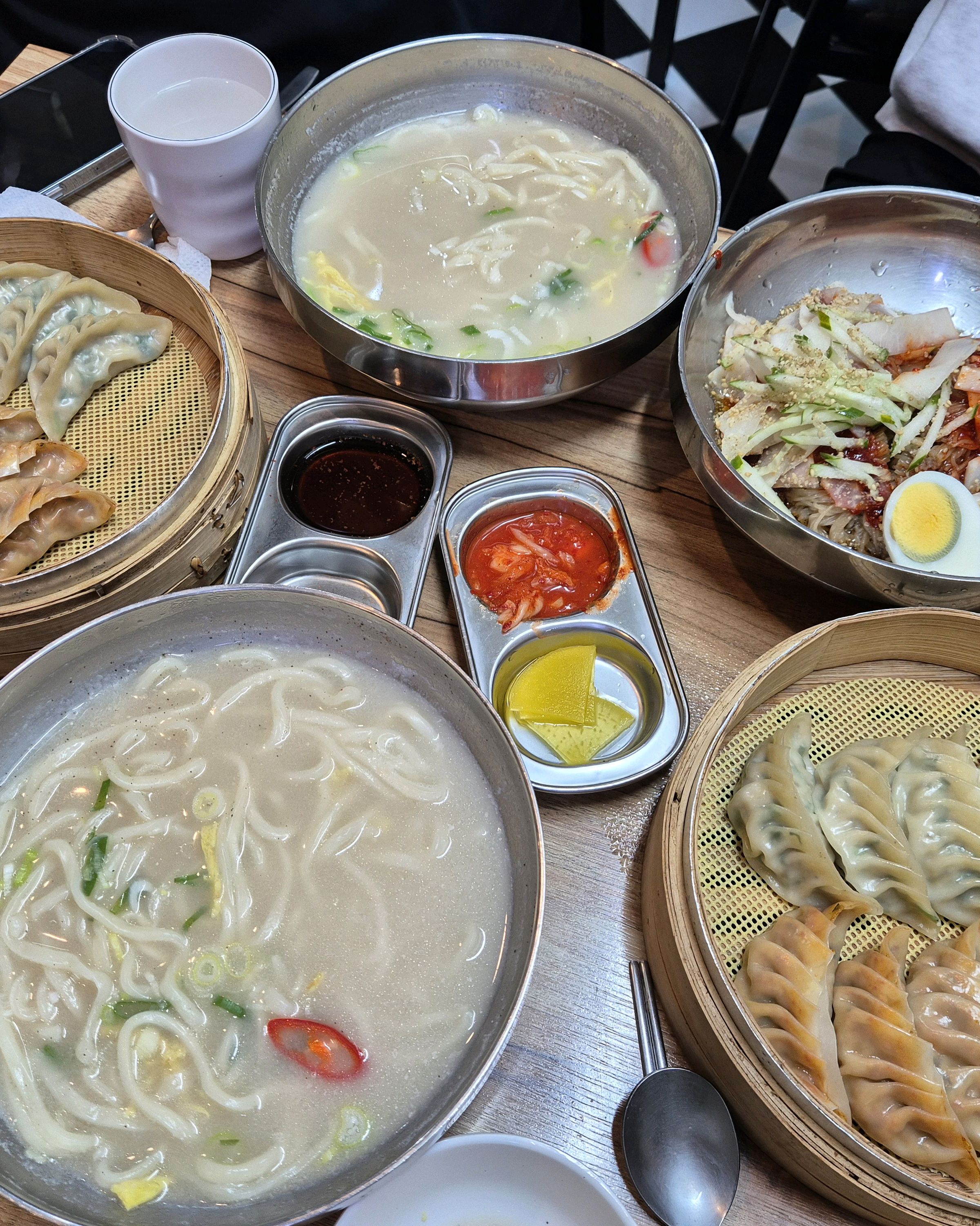 Cheonan Station Restaurant Drug Dumpling and Kalguksu