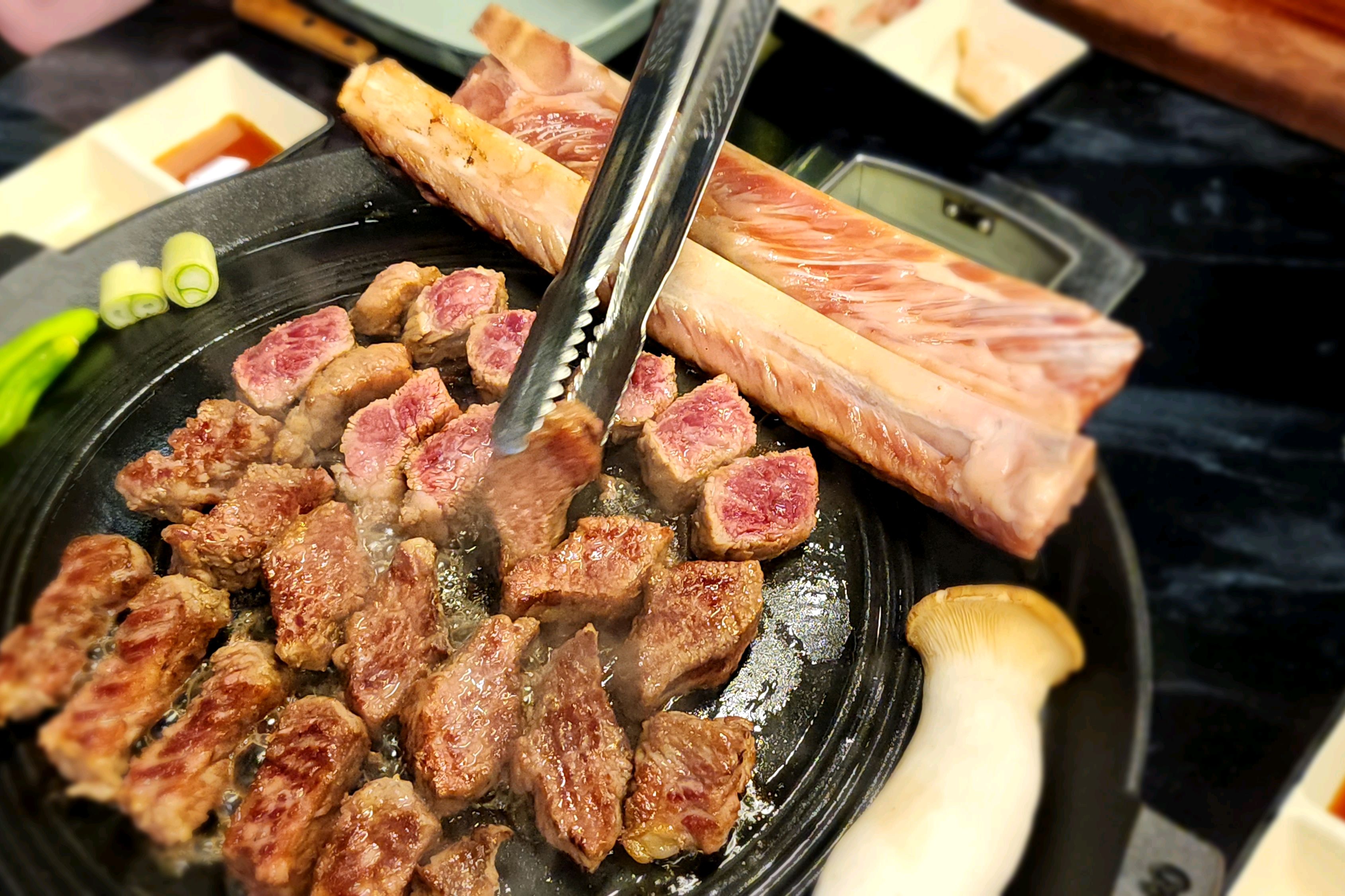 
지축역식당 우백우대갈비 지축역점