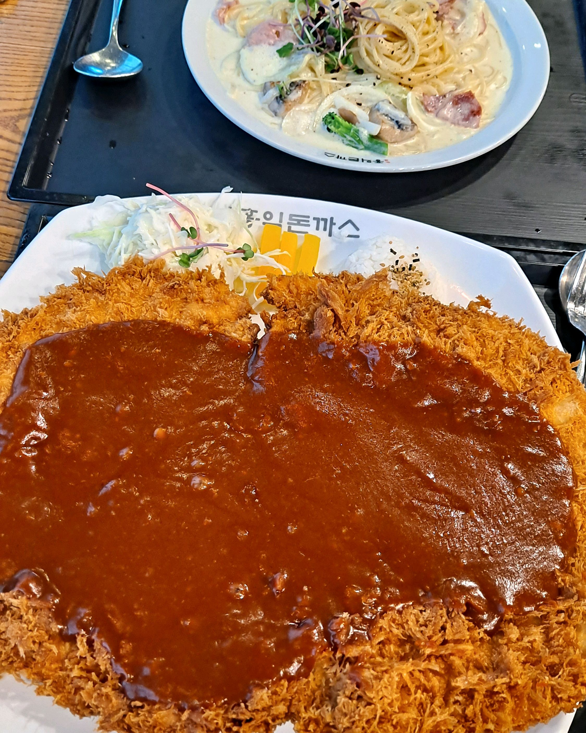 돈까스 왕 커서 혼자 먹기힘듭니다 - 퇴계동 맛집 홍익돈까스 춘천점