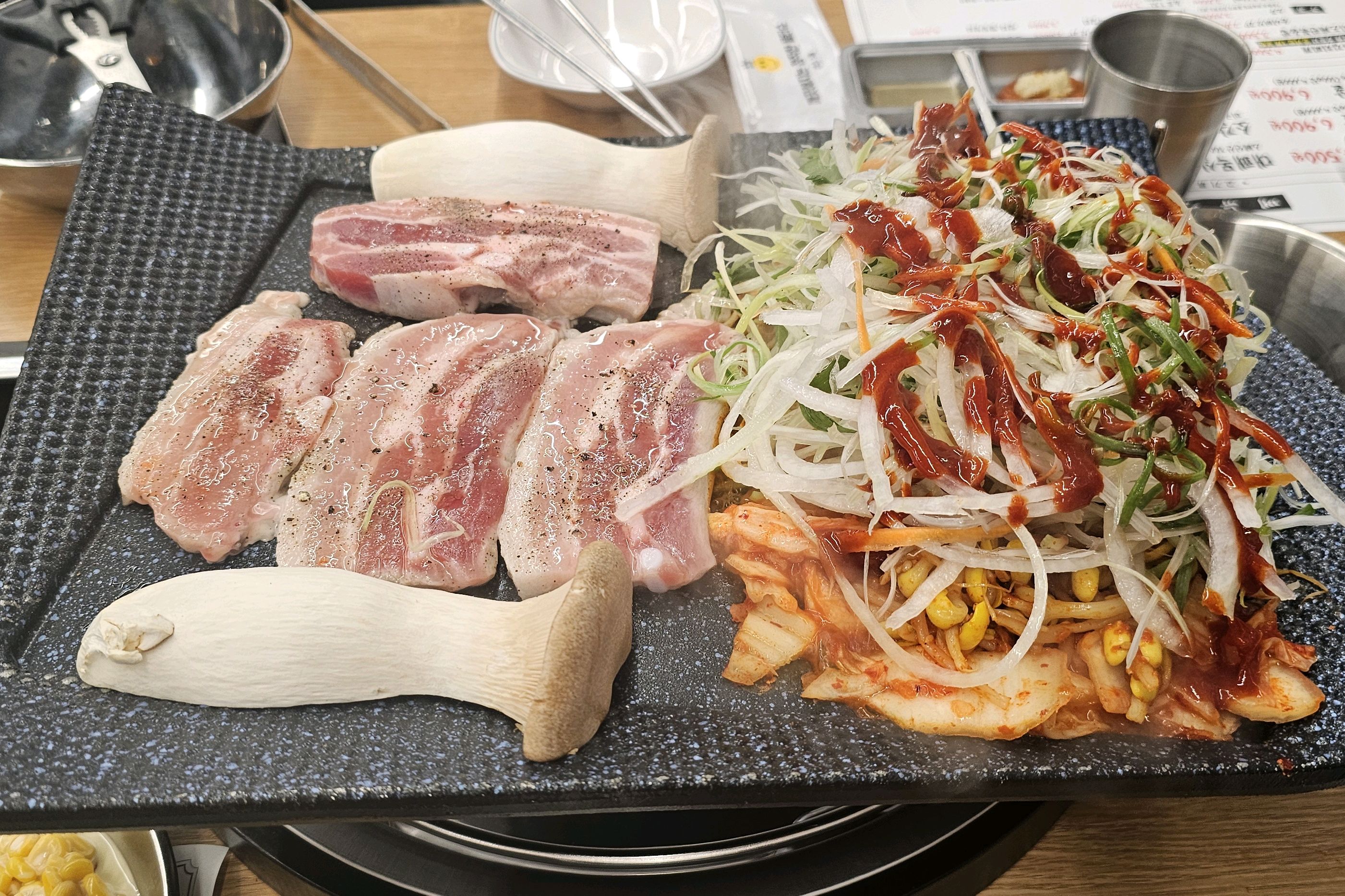 고기 맛나고 야채 신선해서 - 망원동 맛집 대패상회