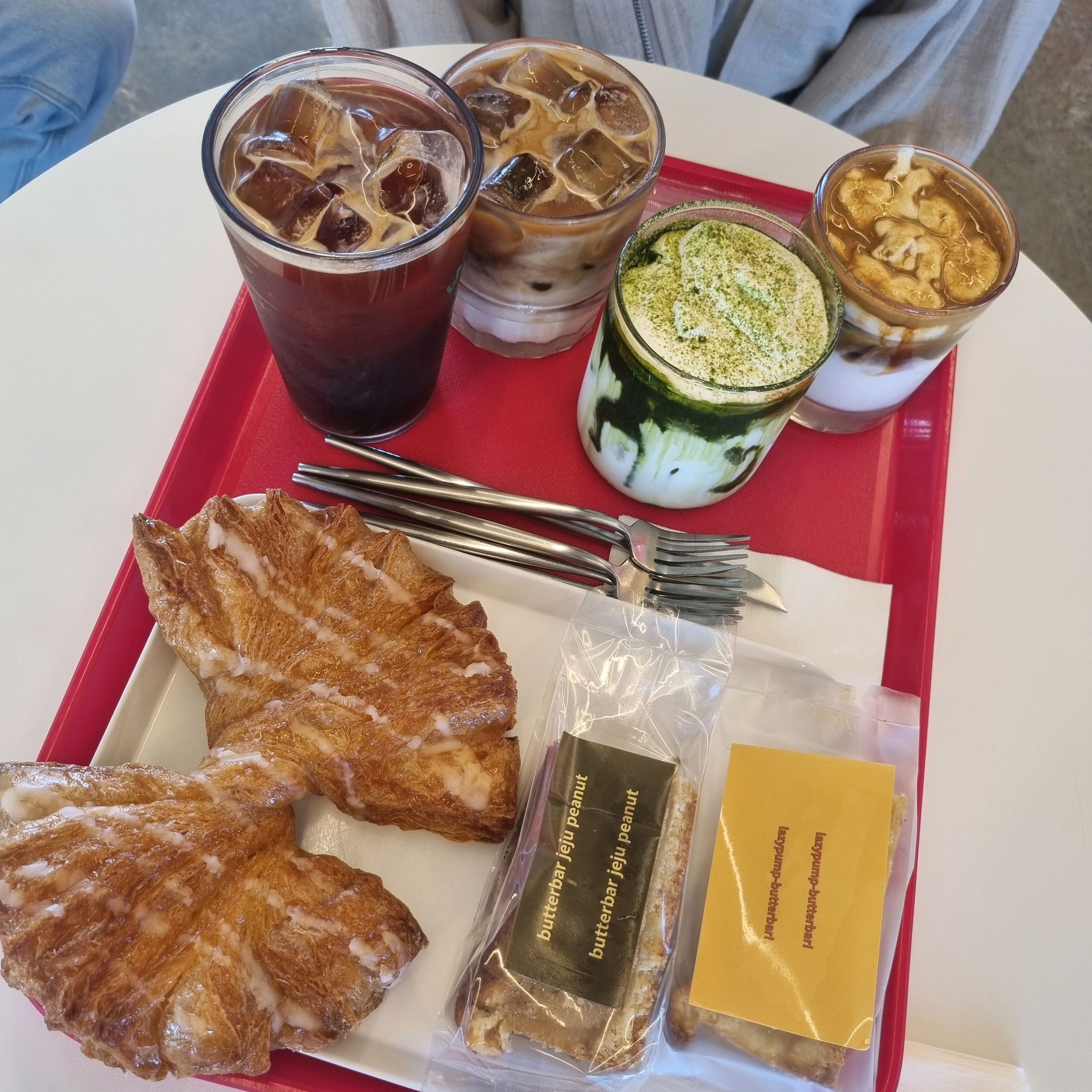 구불구불 좁은길로 꽤 들어가야 하지만 주차장 넓고 뷰가 좋습니다 - 제주 맛집 레이지펌프