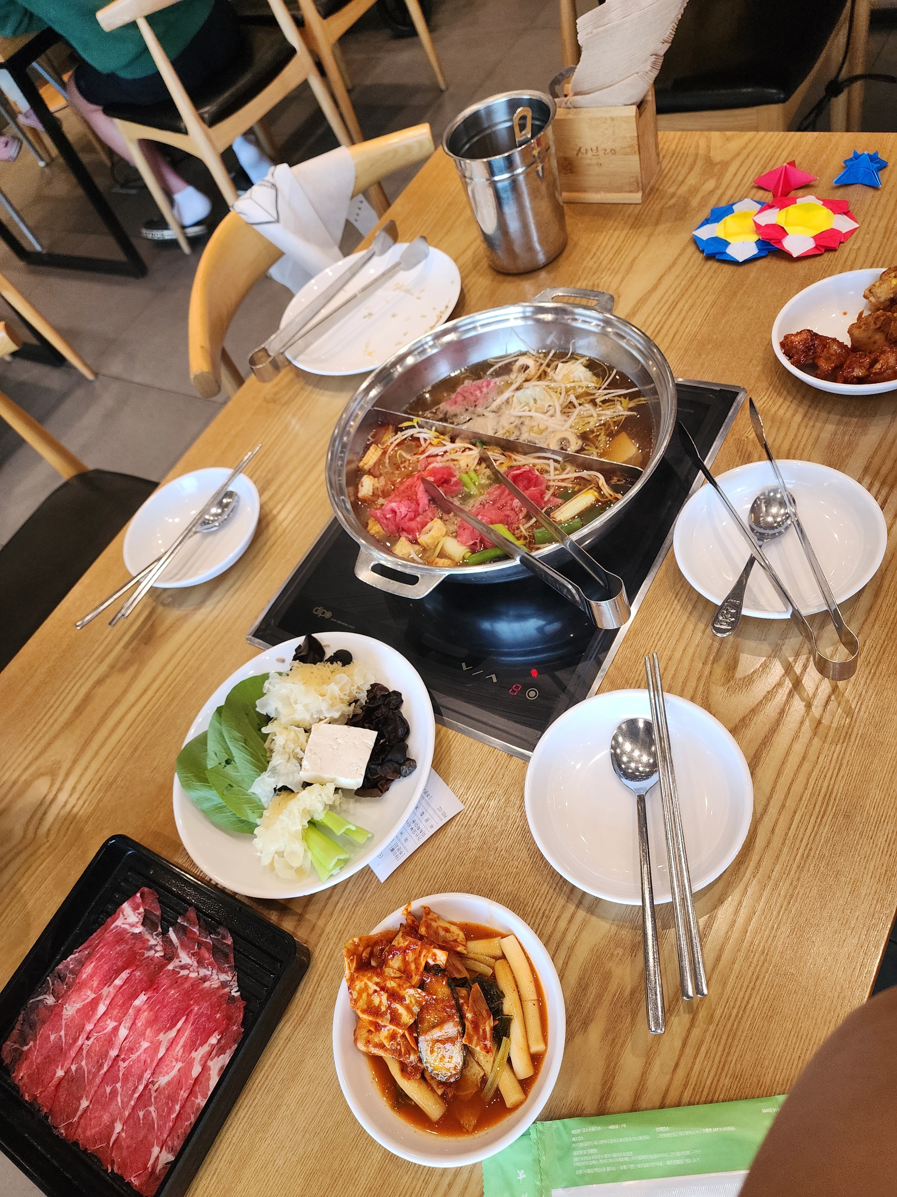 문경오면 종종 들르는 곳입니다. 매장 깔끔하고 음식 맛있고 디저트까지 짱짱 맛있어요♡ 넘