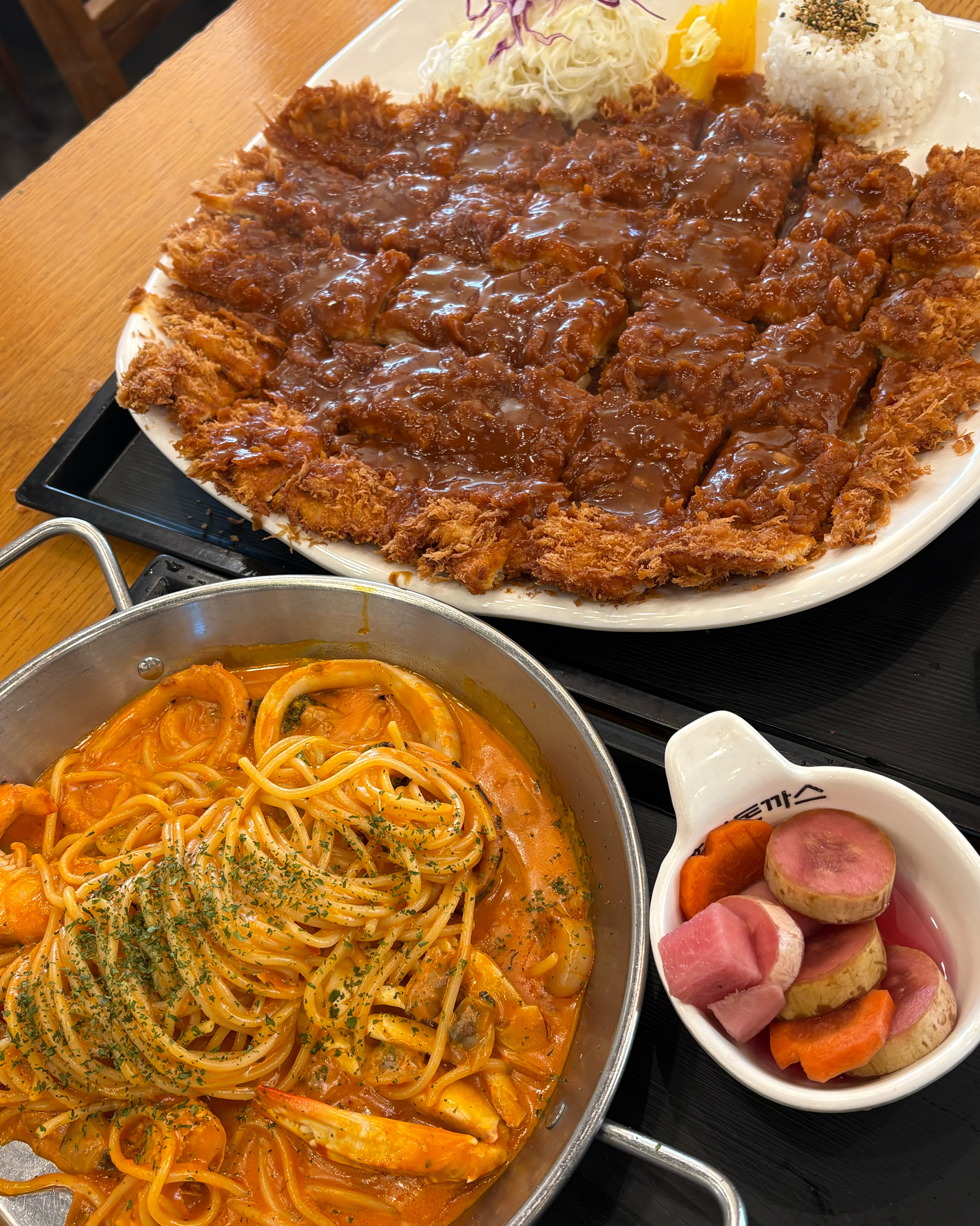 홍익돈가스 항상 사람이 많은 것 같아요~ 잘 먹고 갑니다! - 원주 행구동 맛집 홍익돈까스 원주점
