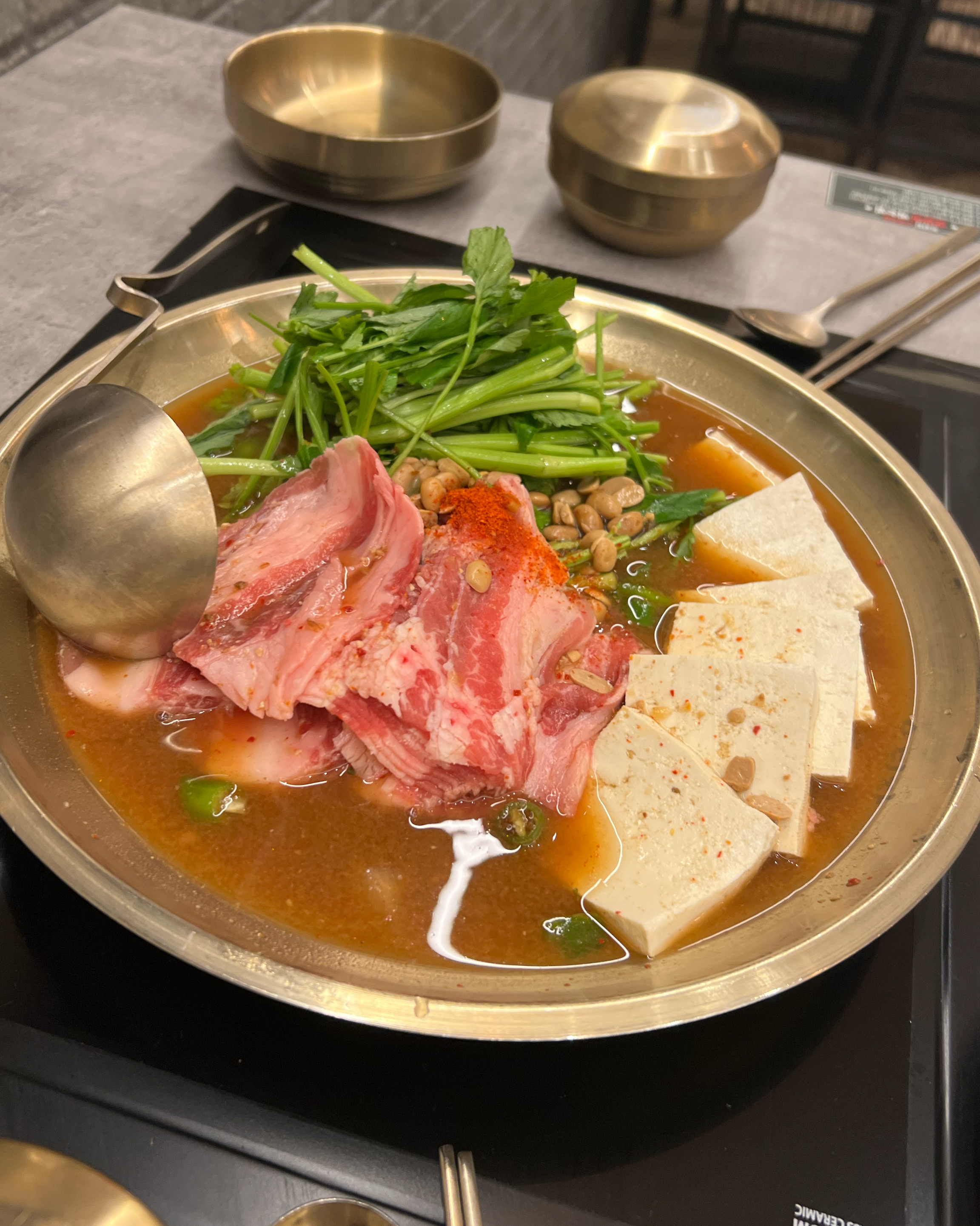 Ok-doenjang Sadang Station, a famous restaurant in Bangbae 4-dong, Seocho-gu, Seoul