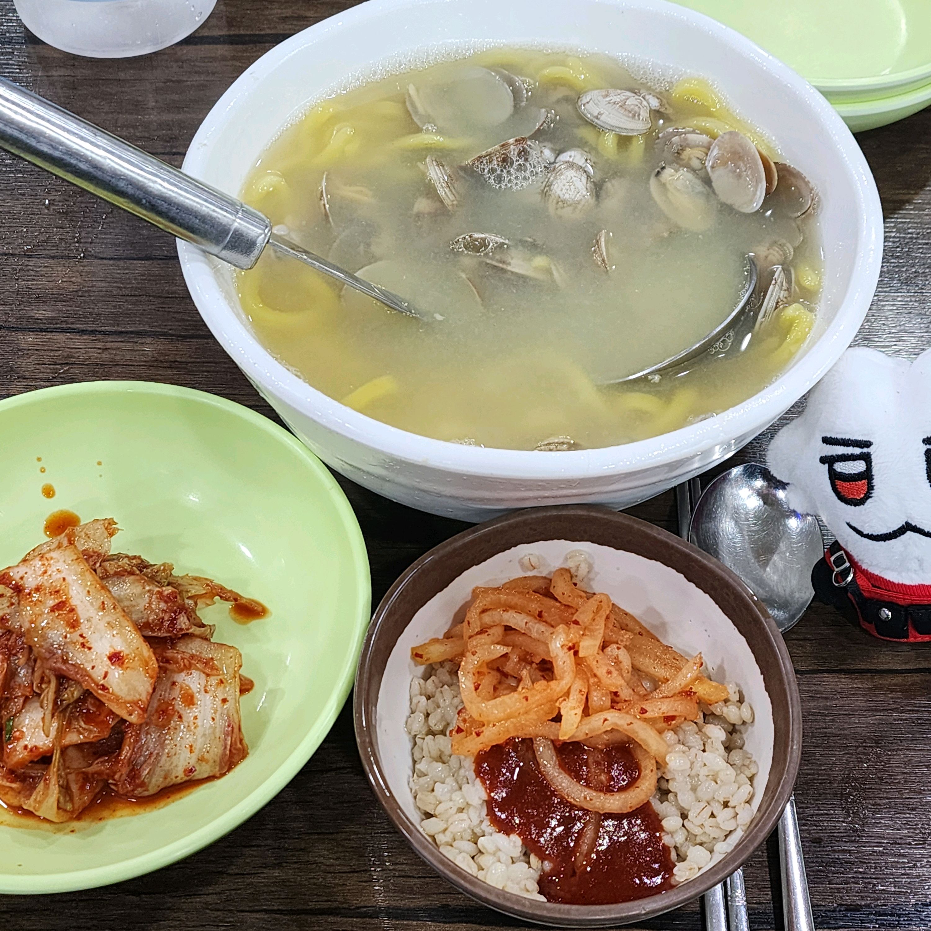 
서울시 송파구 석촌동 맛집 황도바지락칼국수