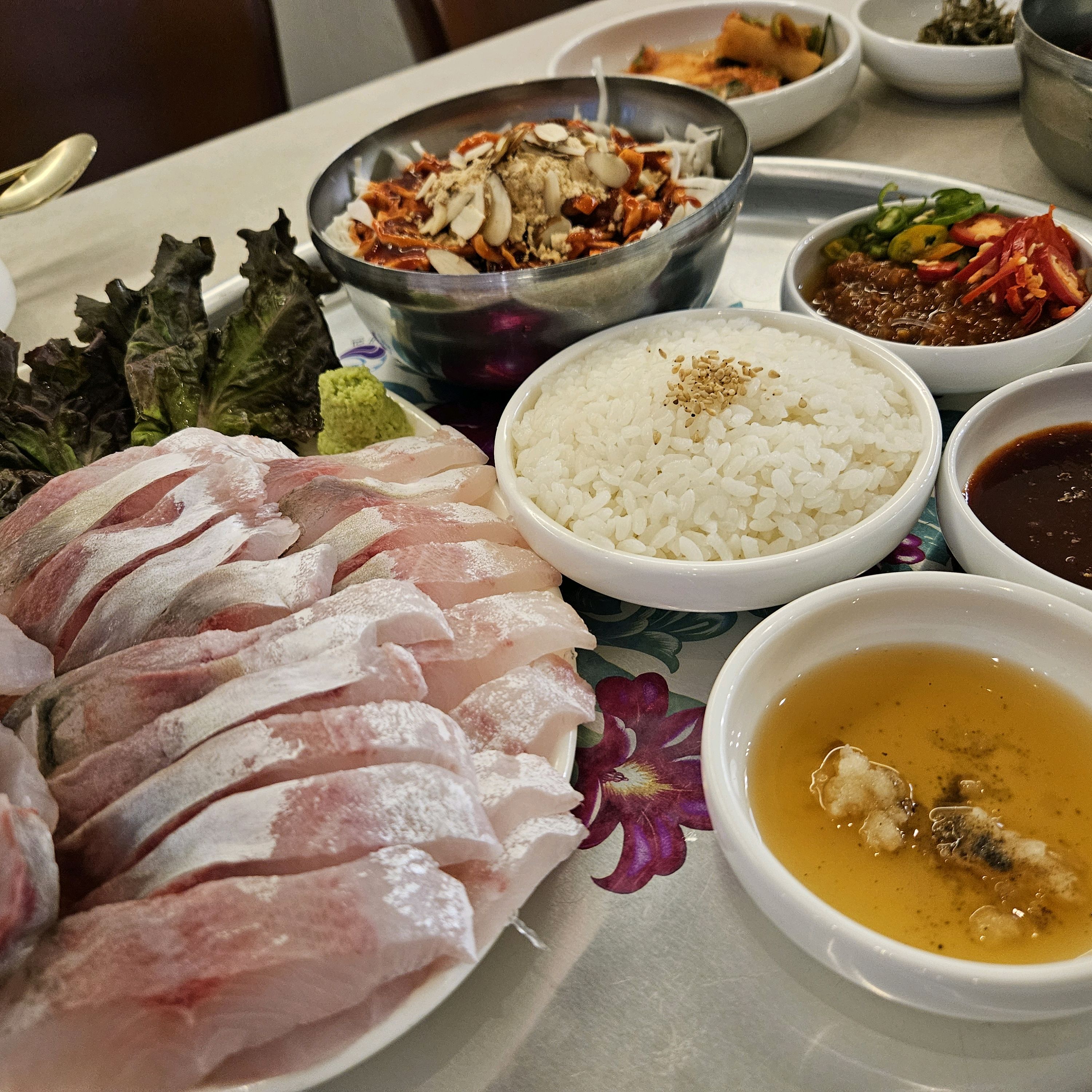 오늘의 추천요리 밀치회를 먹고 - 불당동 맛집 휘도