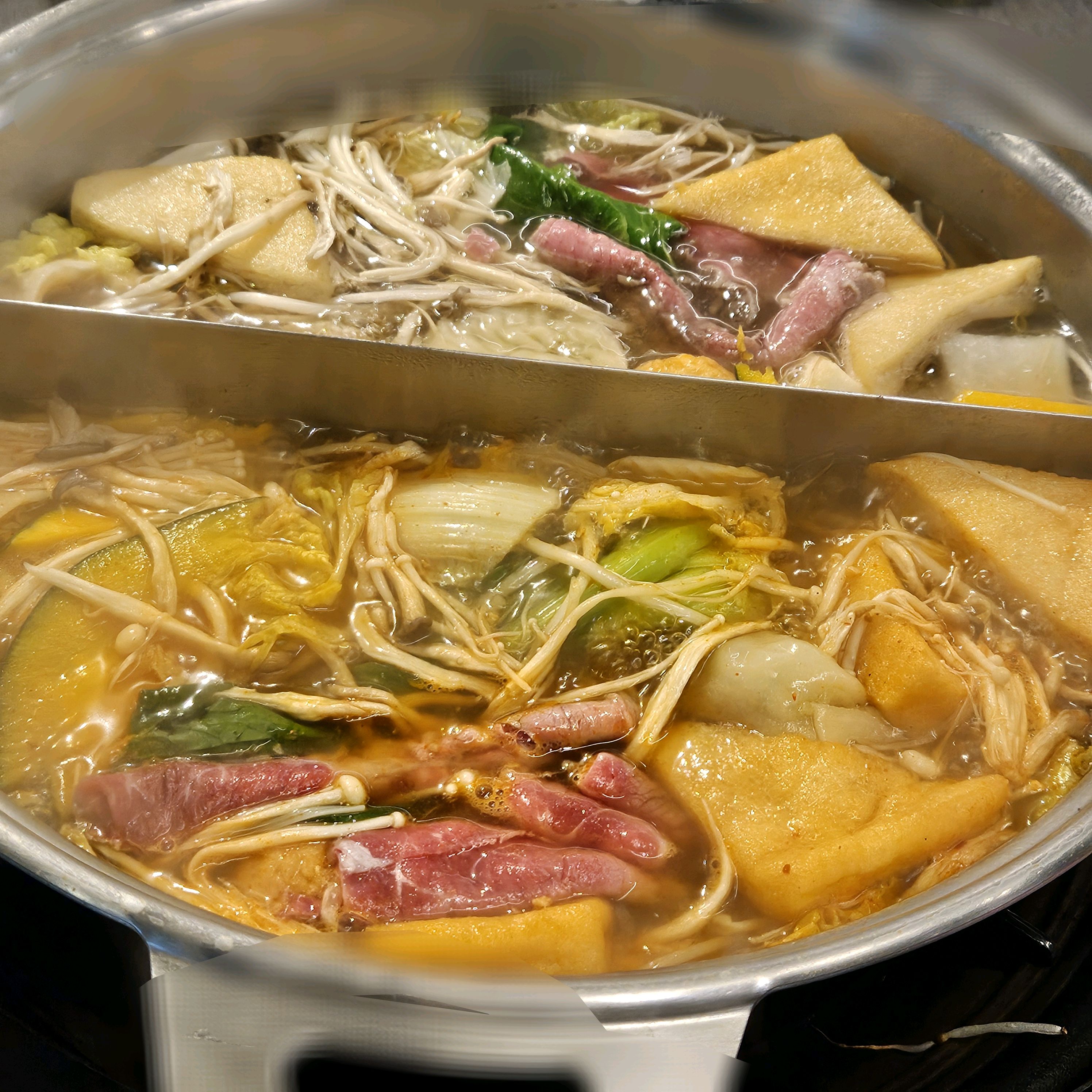 부모님 모시고 오기 딱 좋아요!!샤브샤브도 맛있었지만 월남쌈을 특히 좋아하셨어요 ㅎㅎ 월