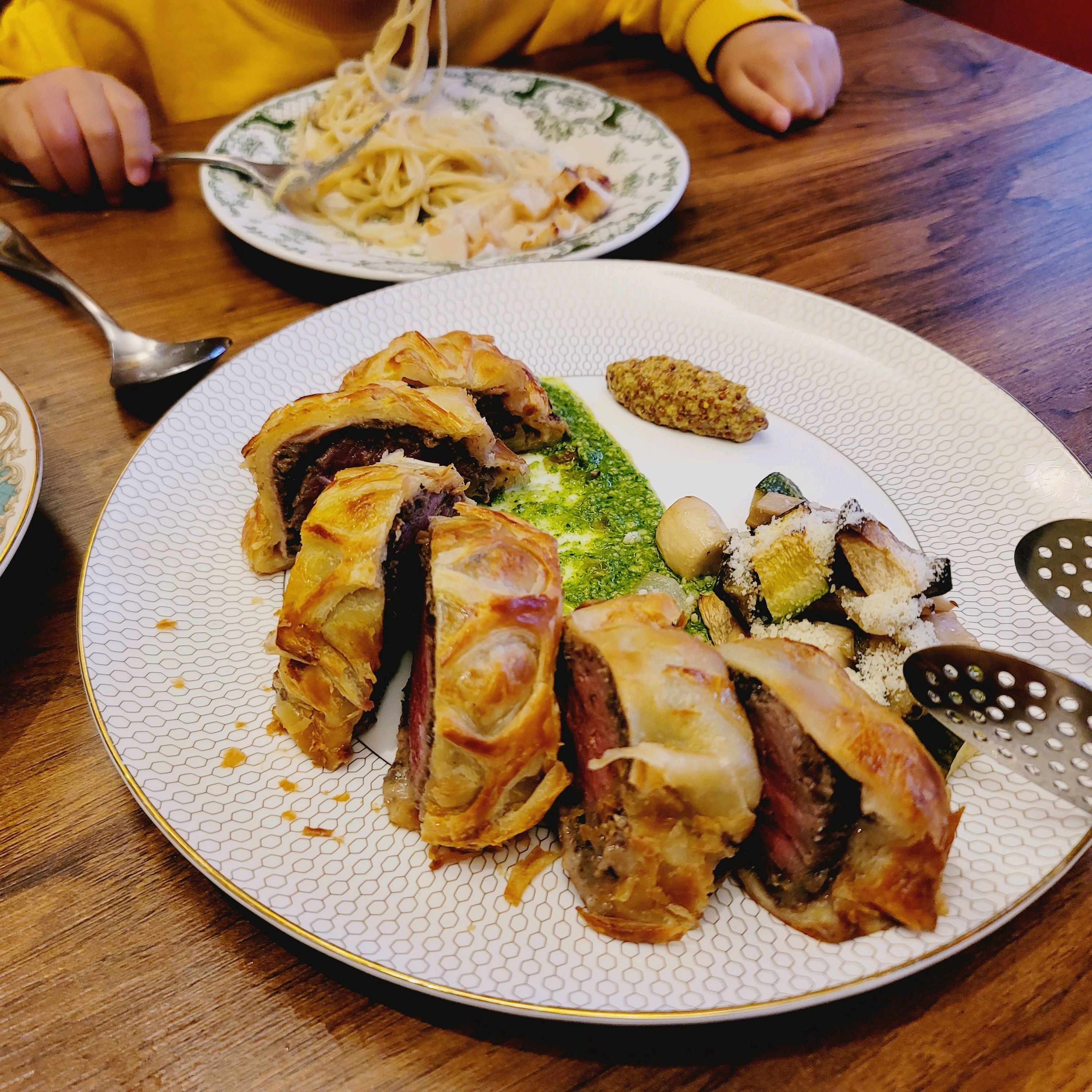 [홍대입구역 맛집 수부니흐] 직접 가본 로컬 리뷰