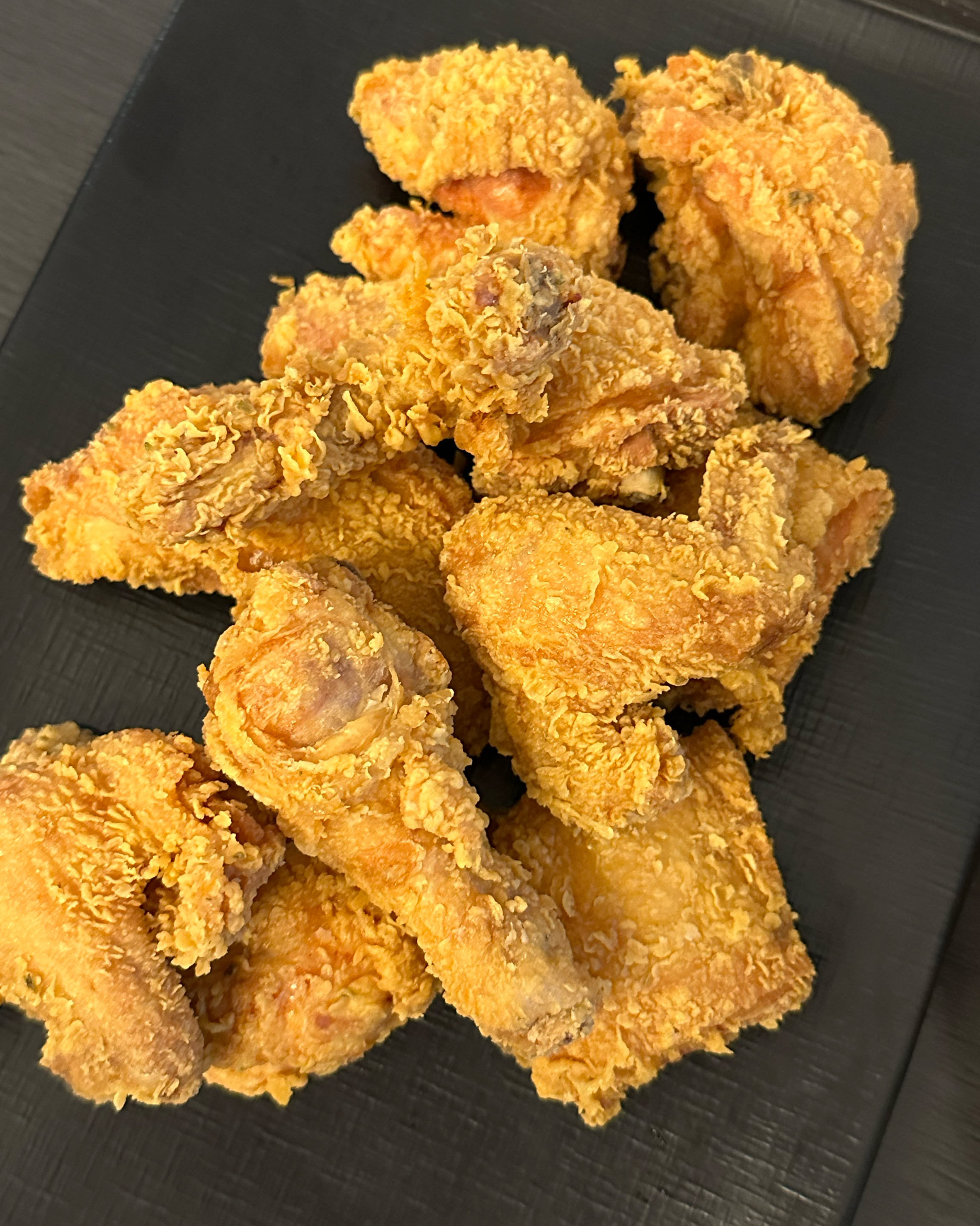 첫 방문인데 가격이 저렴하고 치킨 외에 다른 메뉴들이 많아서 좋아요! 포장 시에는 4천원