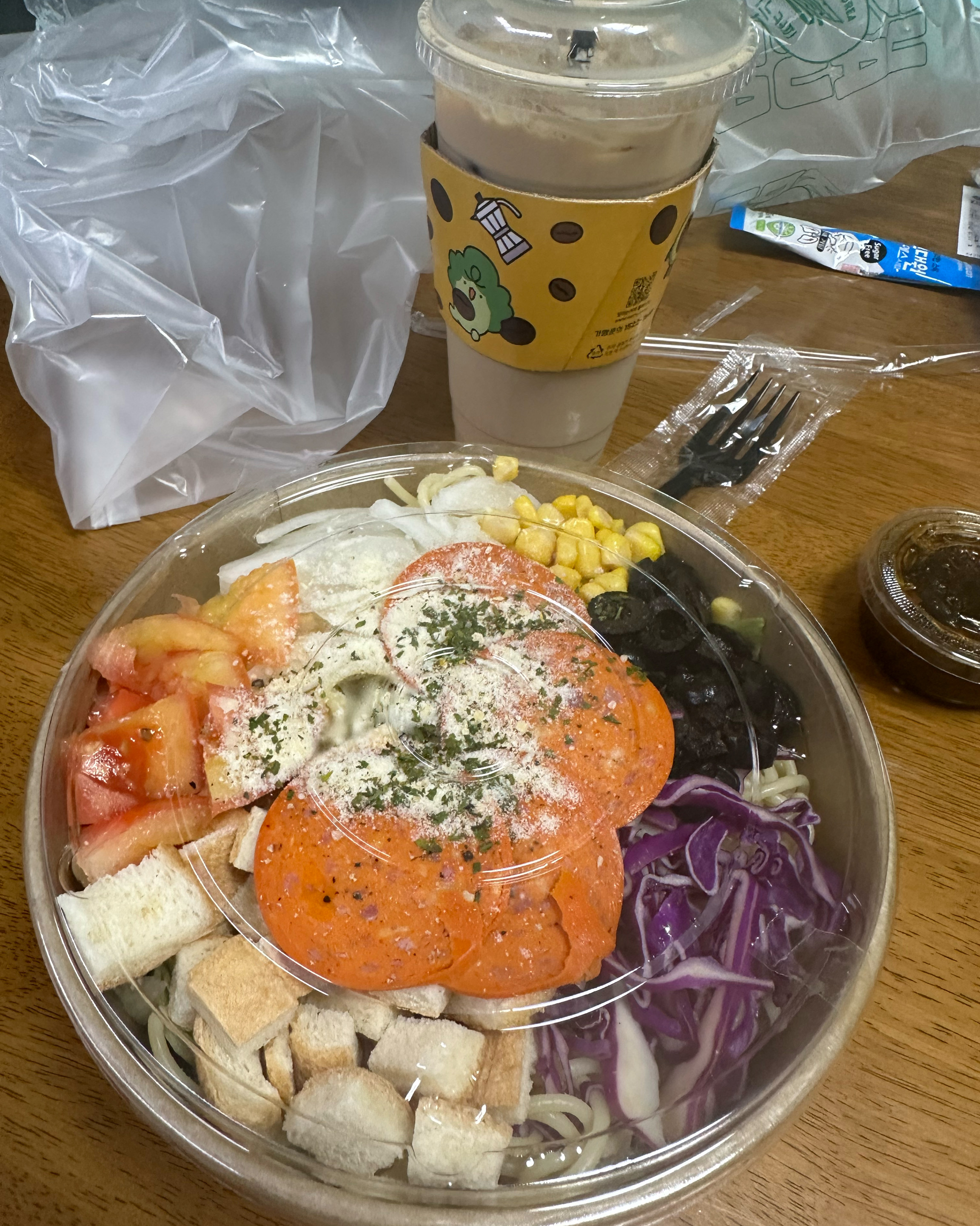  한국 서울 상봉역 주변 버블티 카페. 달리는커피 면목본동점