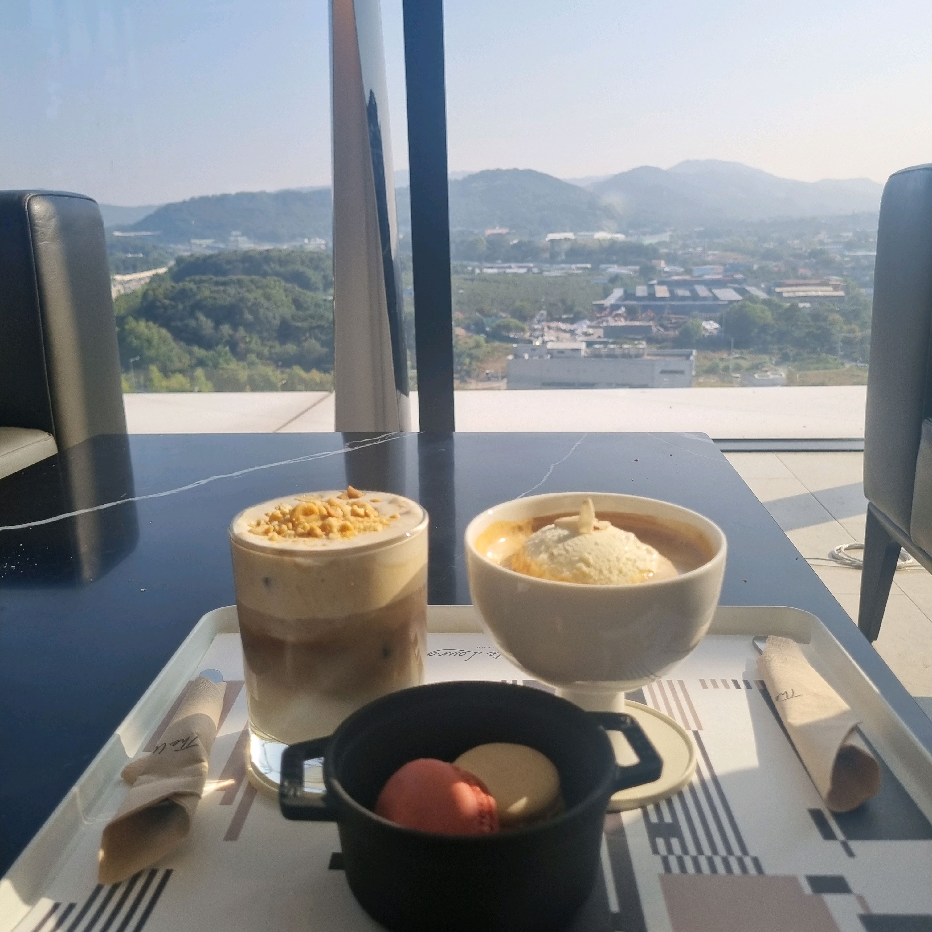 
서울시 강동구 상일동 맛집
 더 화이트 라운지