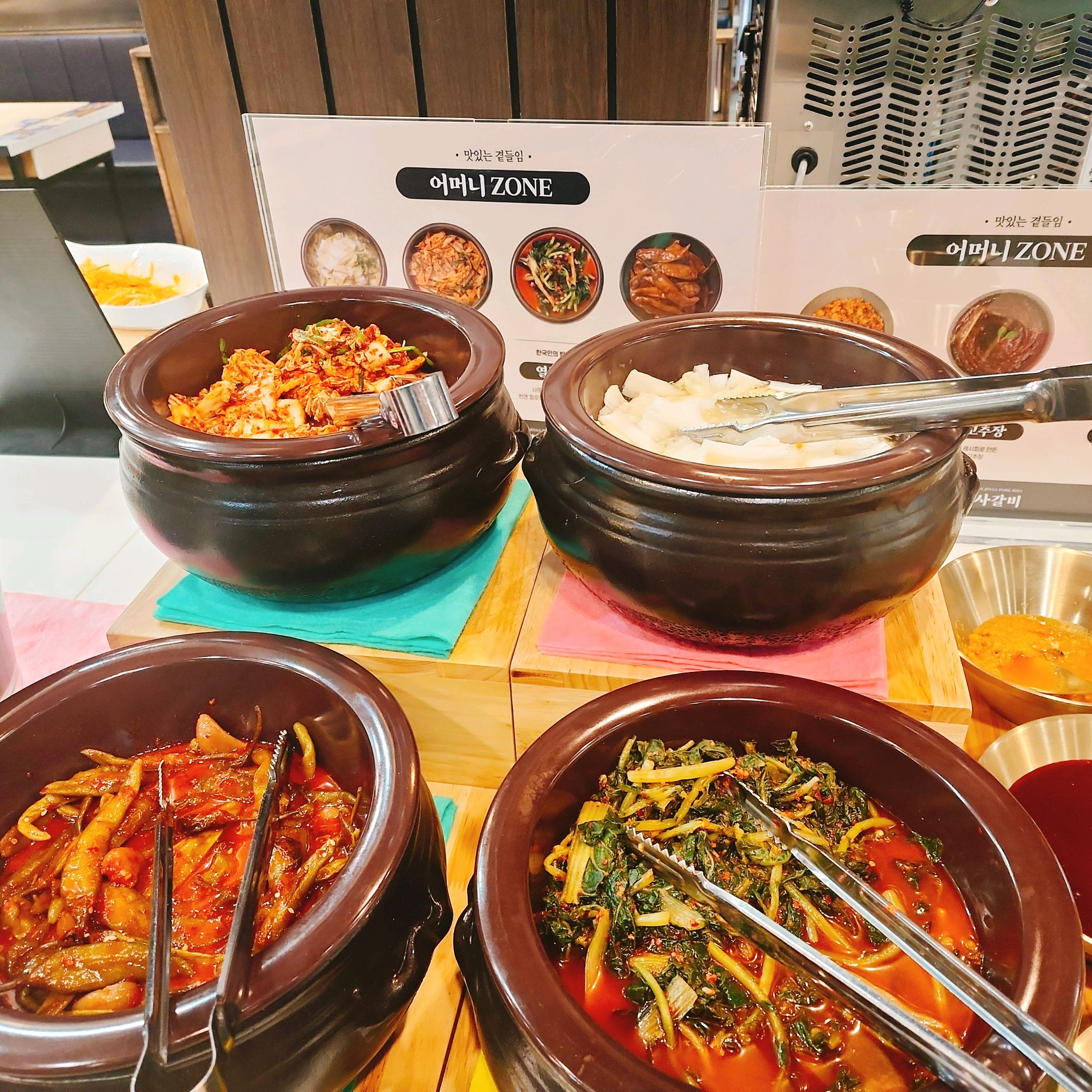 곤드레밥. 겉절이와 열무김치까지~ 새로운 메뉴까지 있어 더 좋네요. 주차하기좋고 식당도 넓