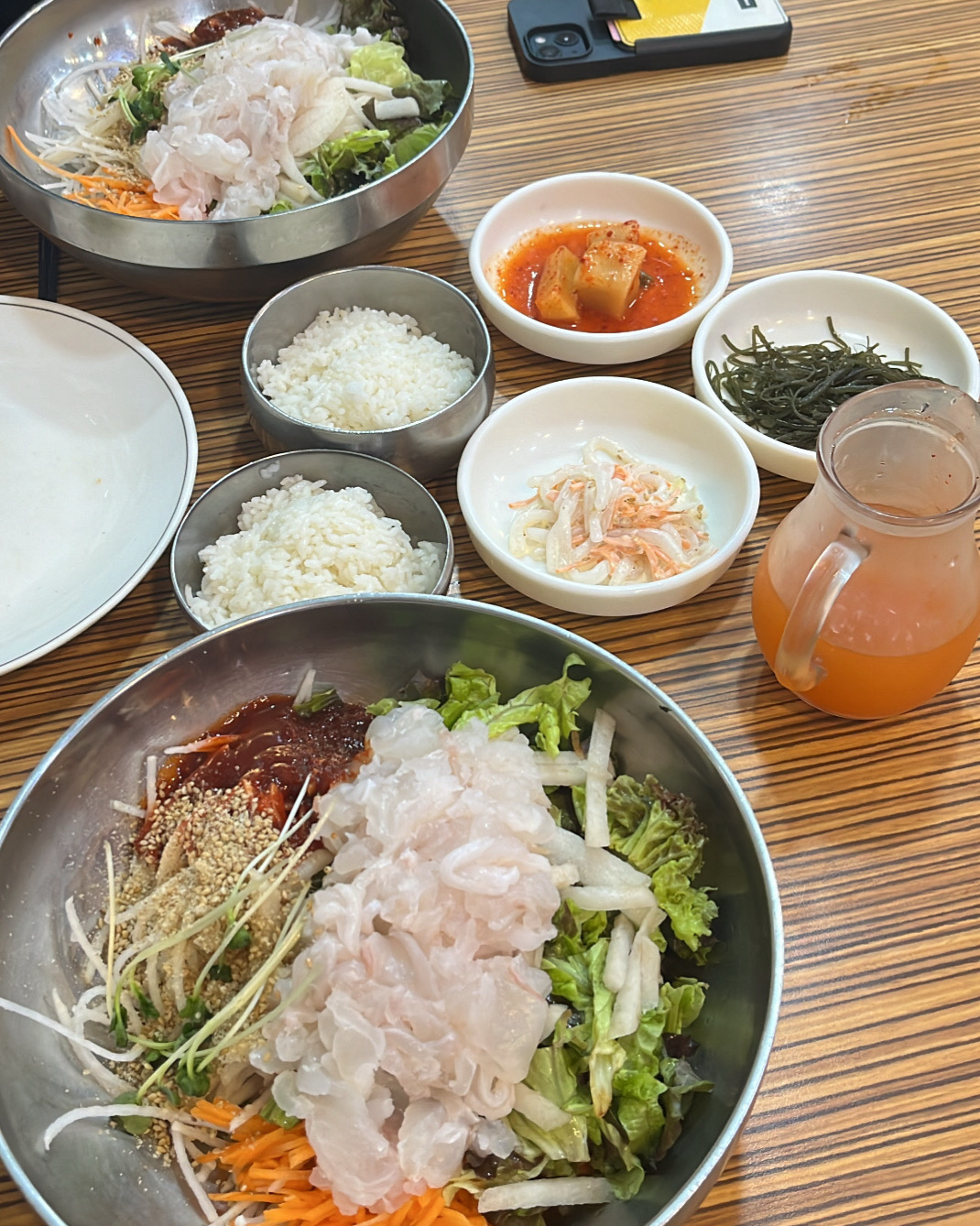 집 앞에 있는걸 알고 있었는데 늘 못 가거나 재료소진이라 못 먹었는데 처음 와보니깐 진짜 