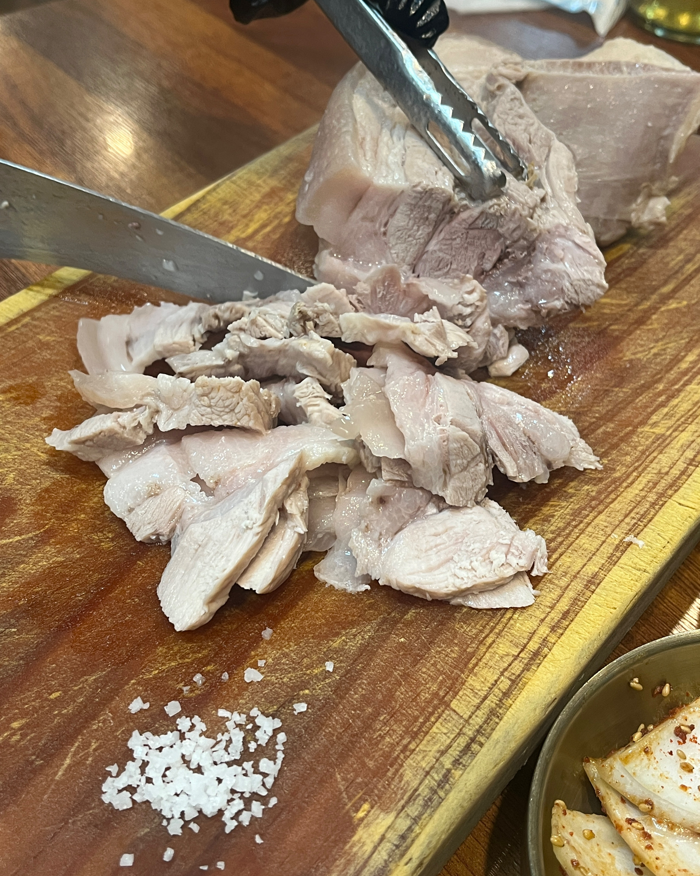 조금 늦은 시간에 가서 남은 지방 함량이 적은 부위로 먹었는데 개인적으로 담백해서 좋았어요