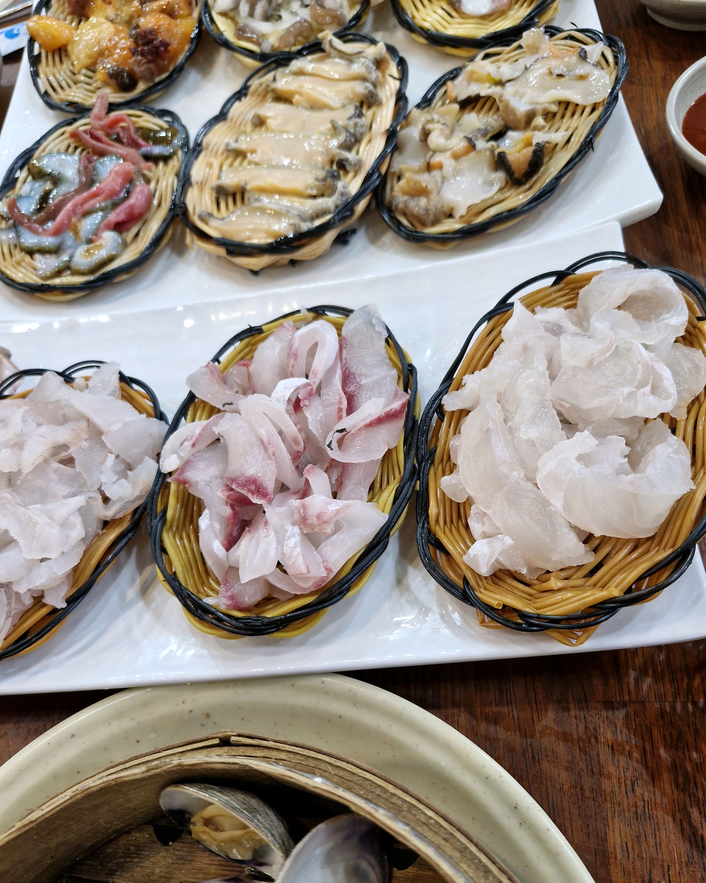  부산 기장 해녀촌 전복 전문점 장씨해녀집 연화리본점