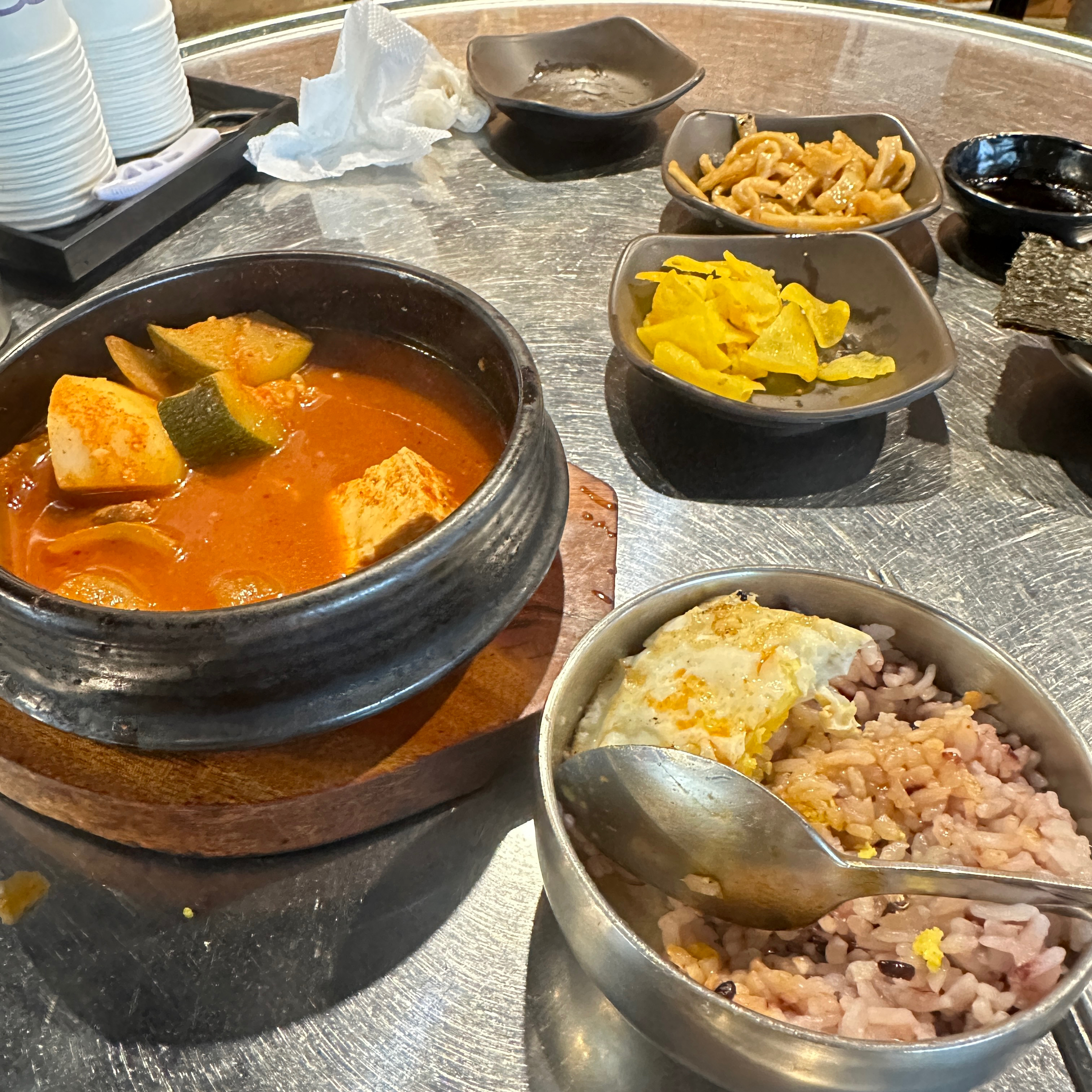 
충무로역식당 고씨네고추장찌개