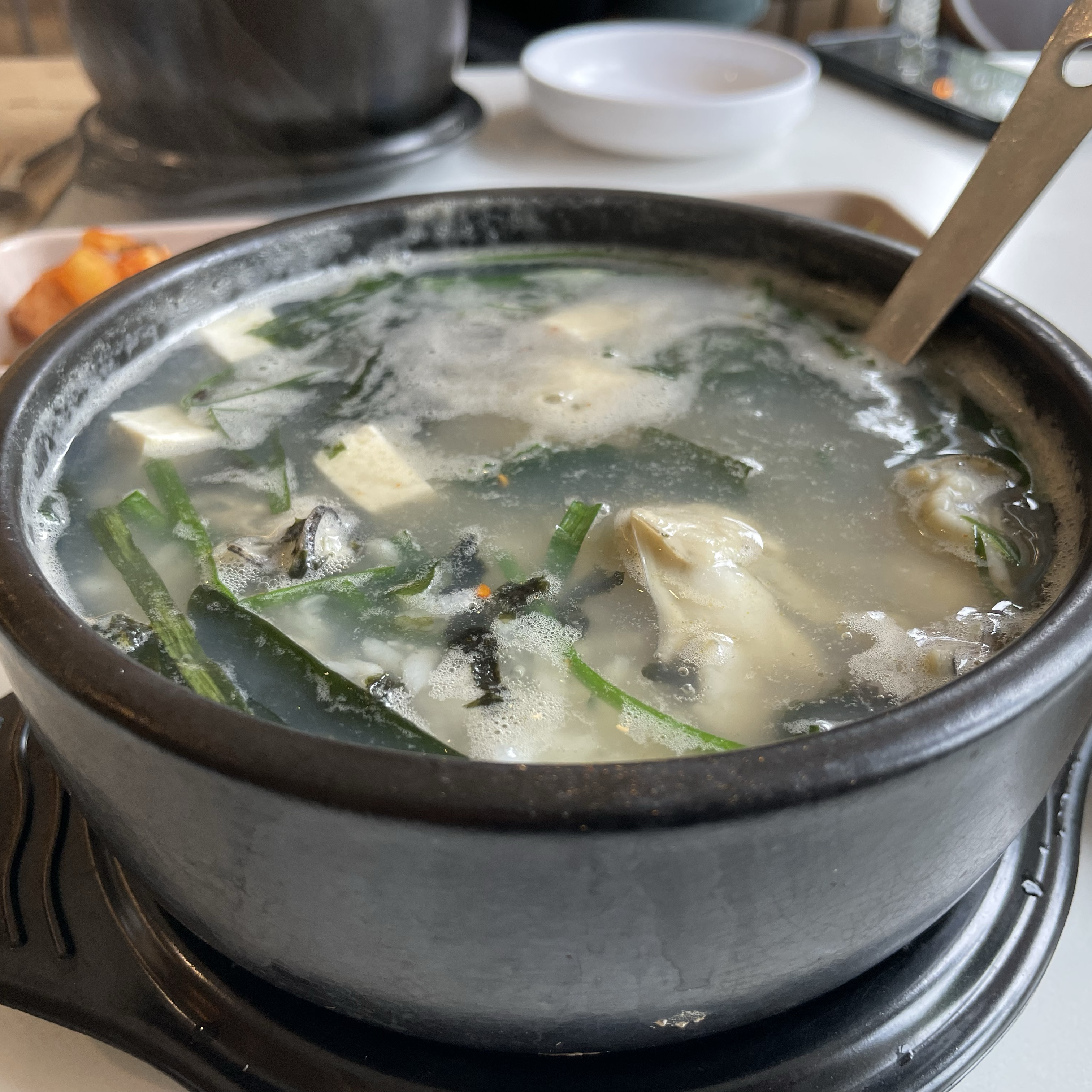 독립문역 꼬막무침 전문점 키친온유