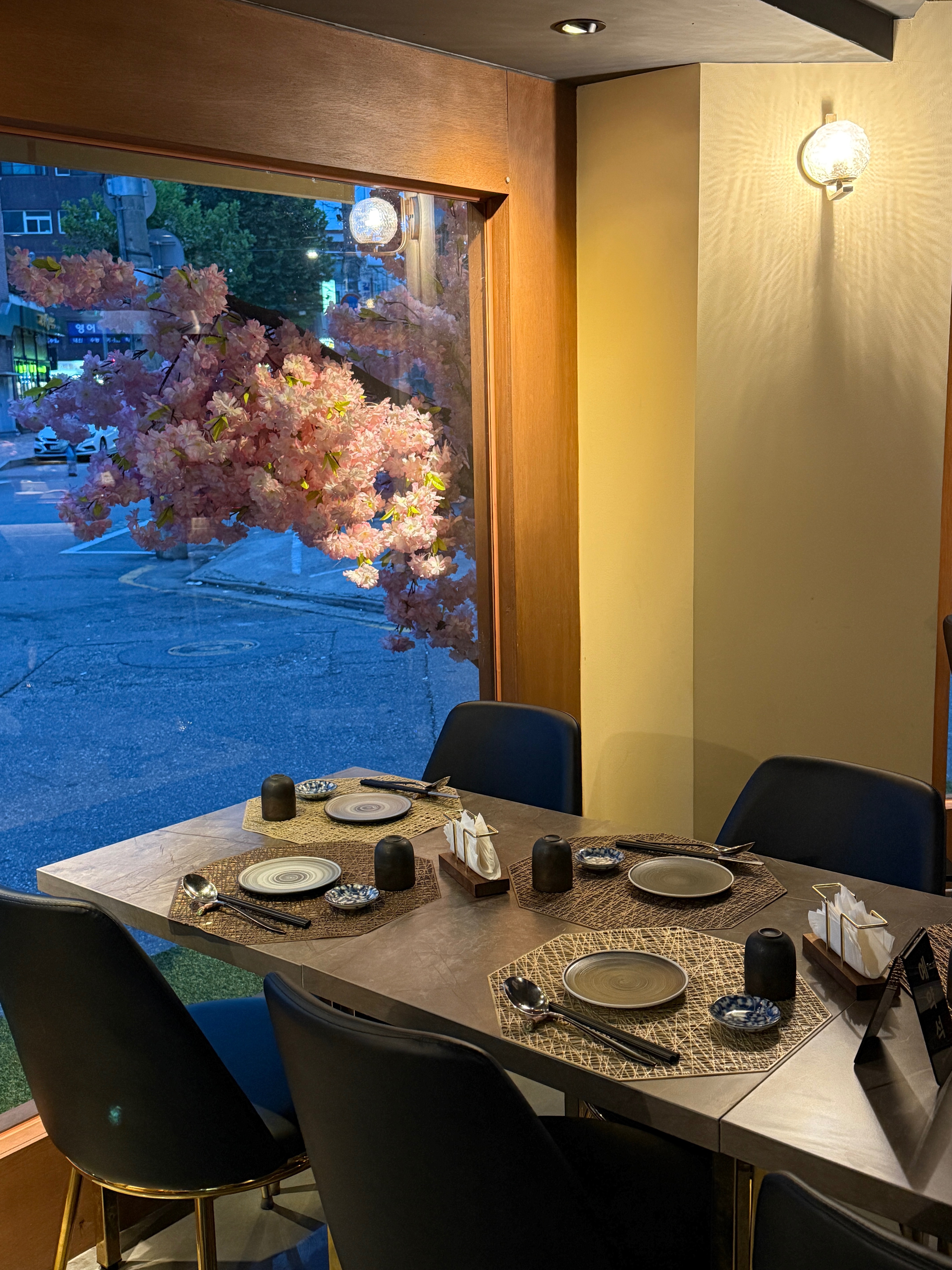 Gildong Restaurant in Gangdong-gu, Seoul, Impressive Dining