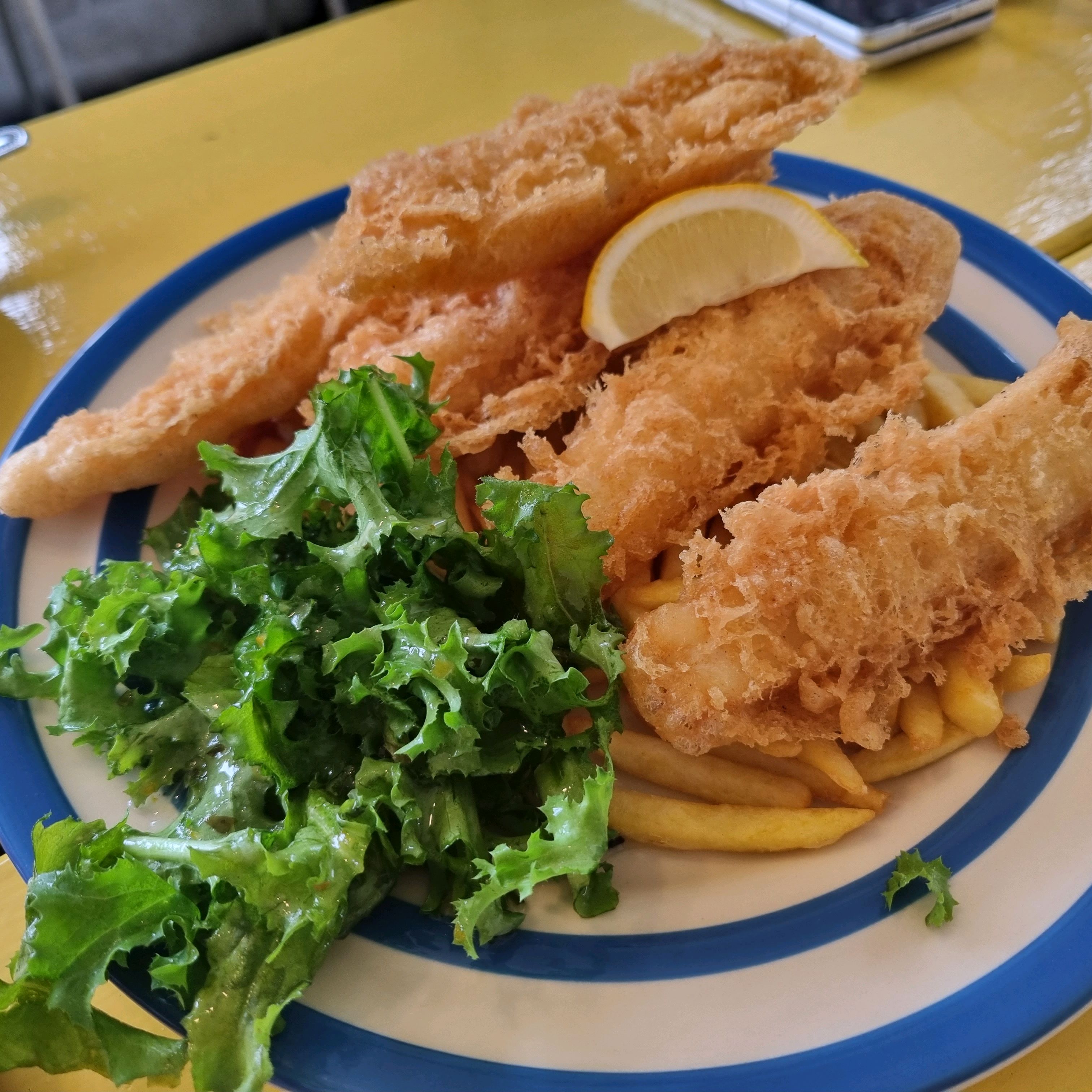튀김이 엄청 가볍고 바삭바삭해요 - 제주 맛집 WORLD CLASS FISH&CHIPS