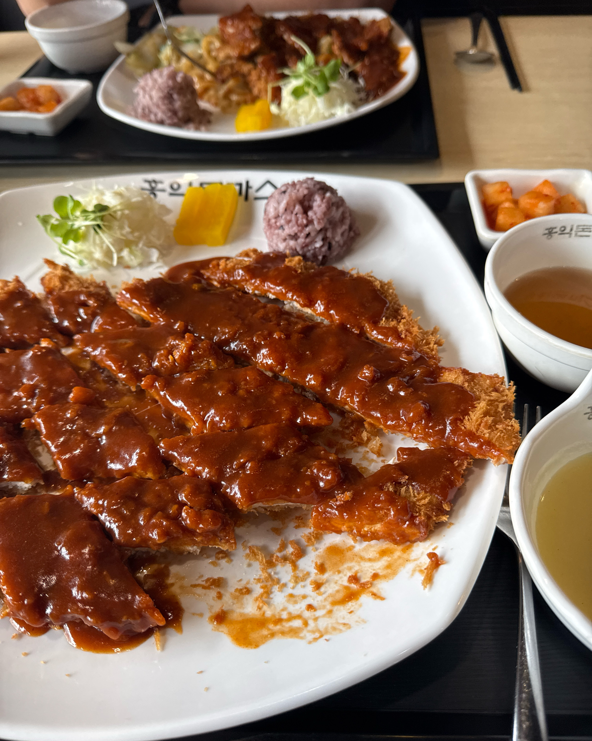 소스도 적지도 않고 돈까스도 바삭바삭하니 너무 맛있어요👍 배부르게 잘 먹고 갑니다잇🙇♂️