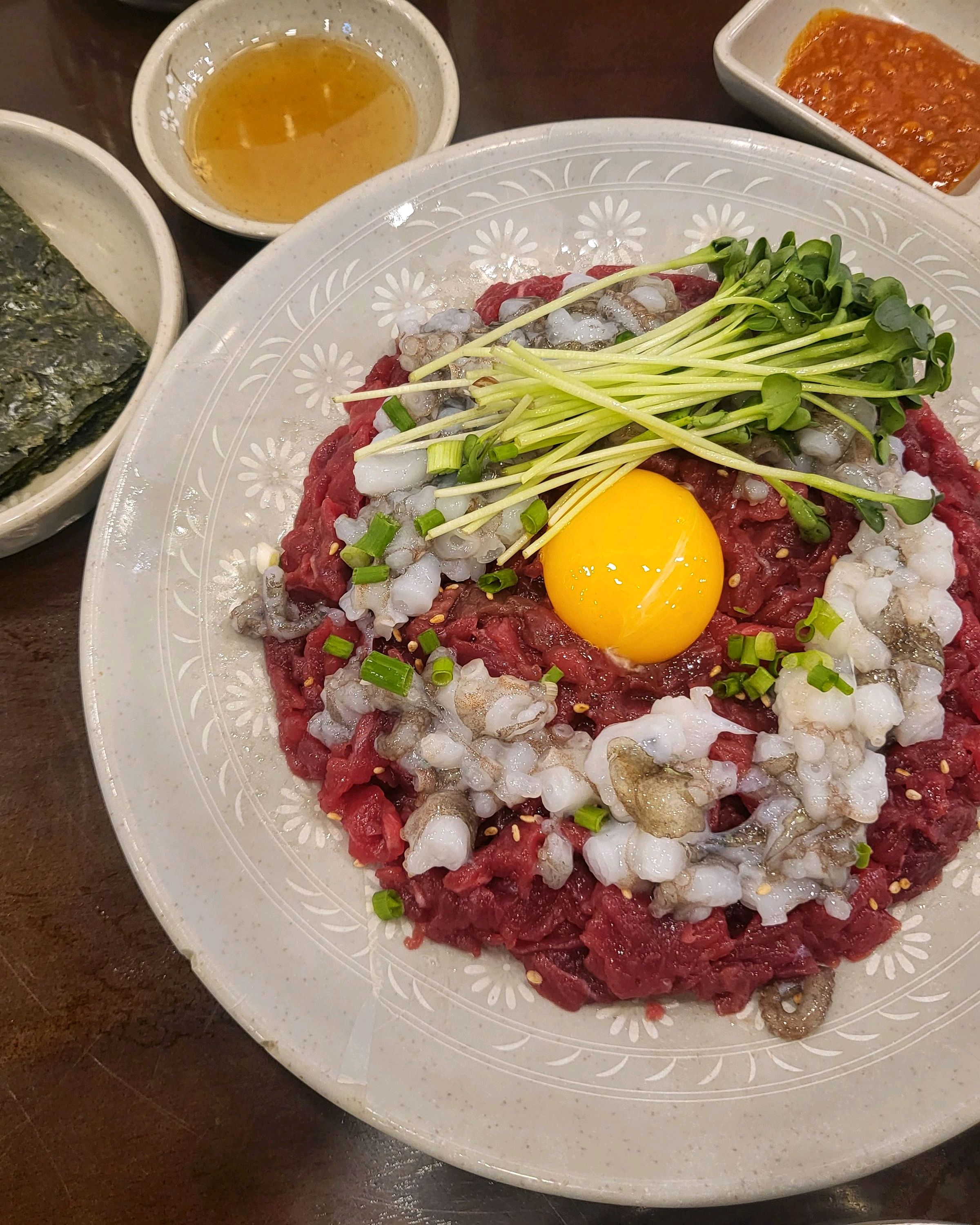 
을지로4가역식당 부촌육회 본점