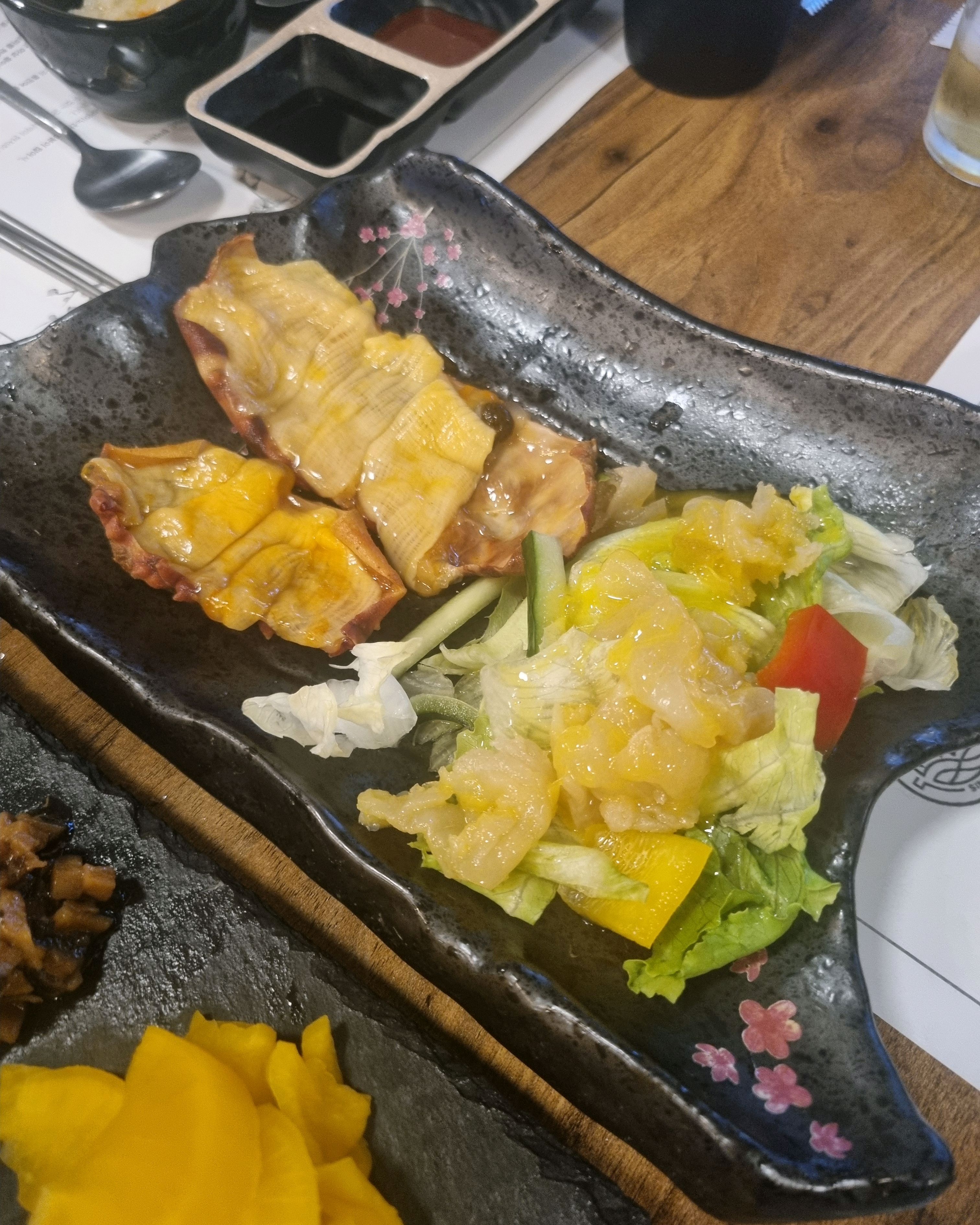 직원들과 자주오는 곳이에요. 이렇게 맛있고 신선한 회를 무한으로 먹을수 있다니 정말 좋은곳