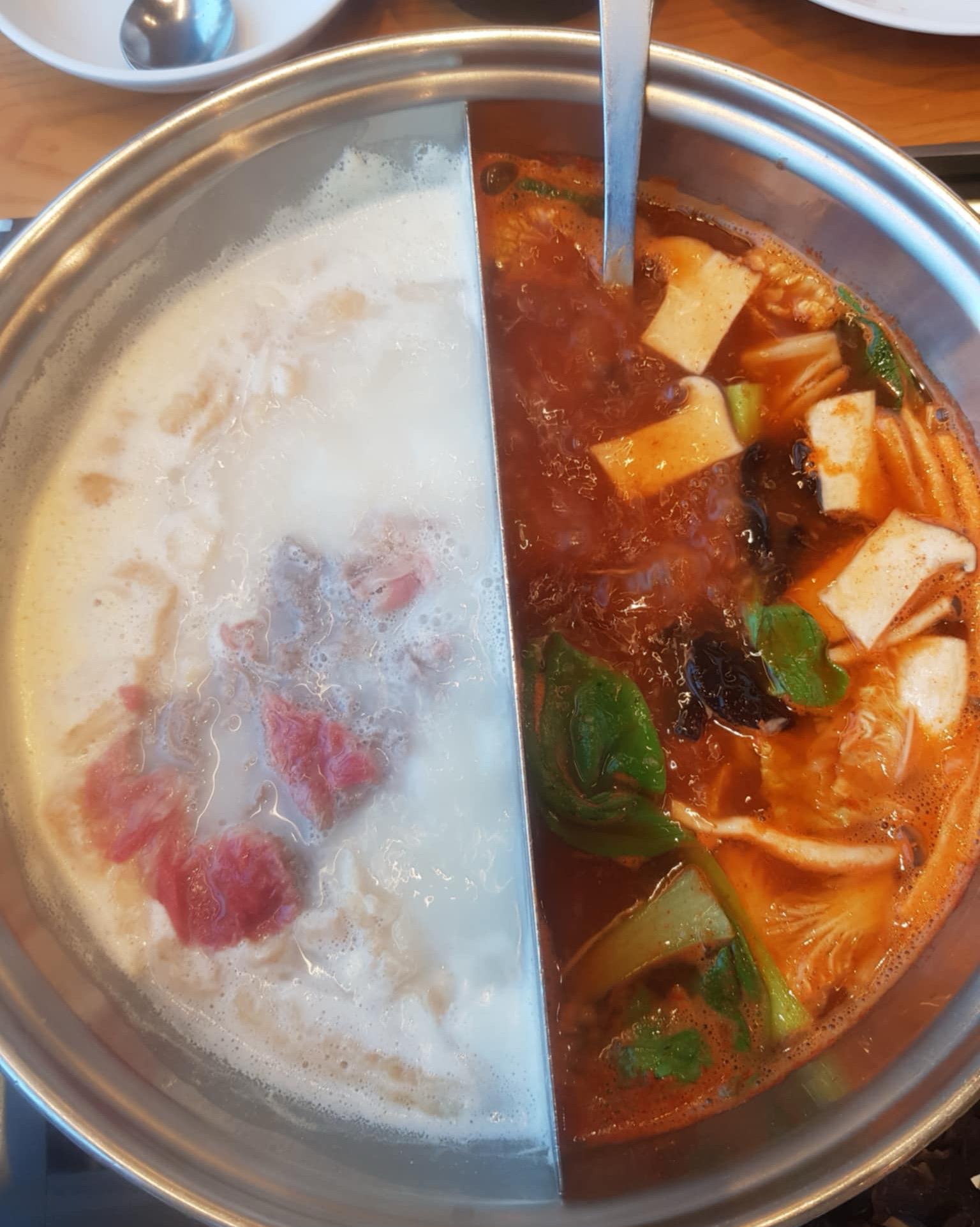 소고기 질도 괜찮고 맛있어요 - 포항 장성동 맛집 샤브20 포항본점