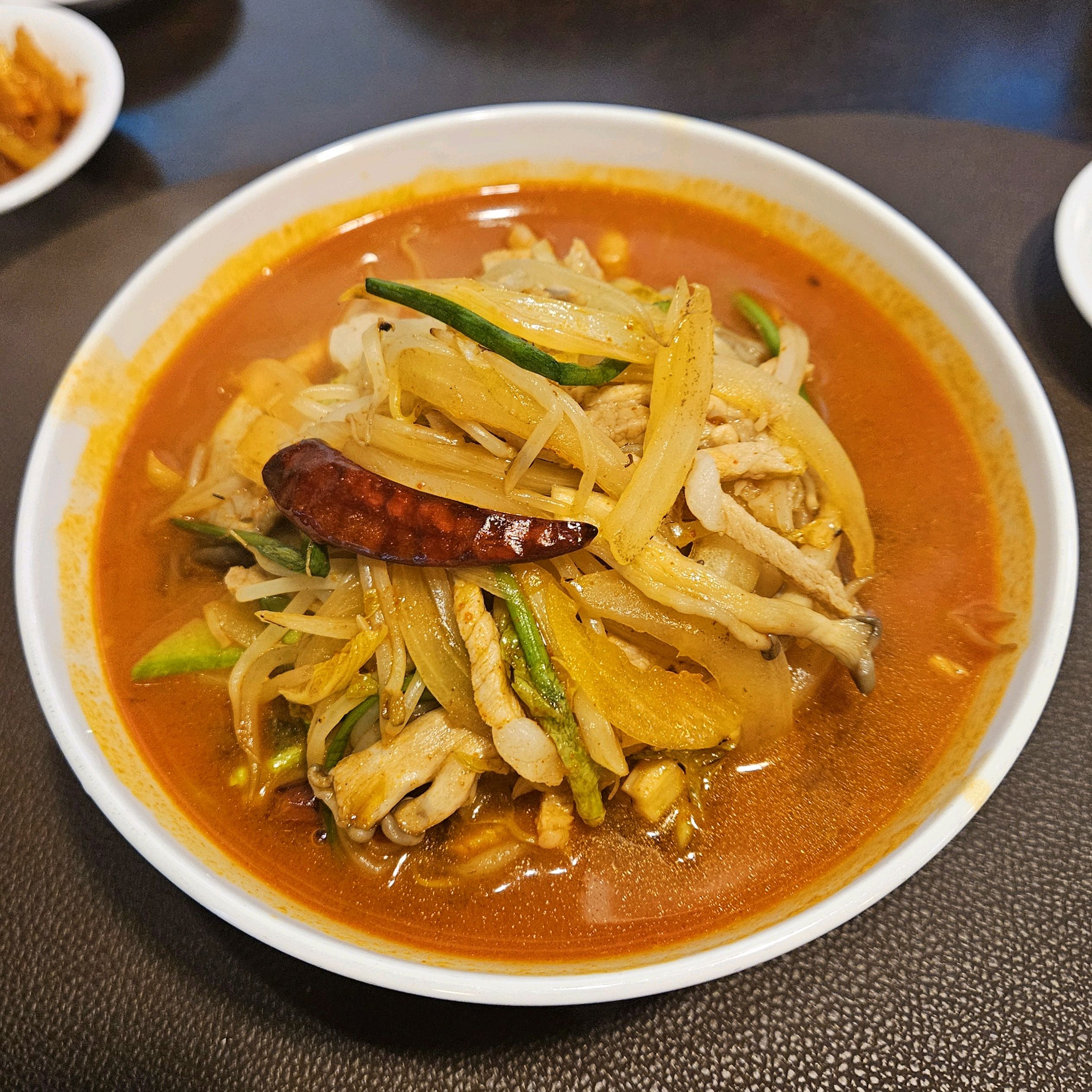 
한성대입구역식당 한원