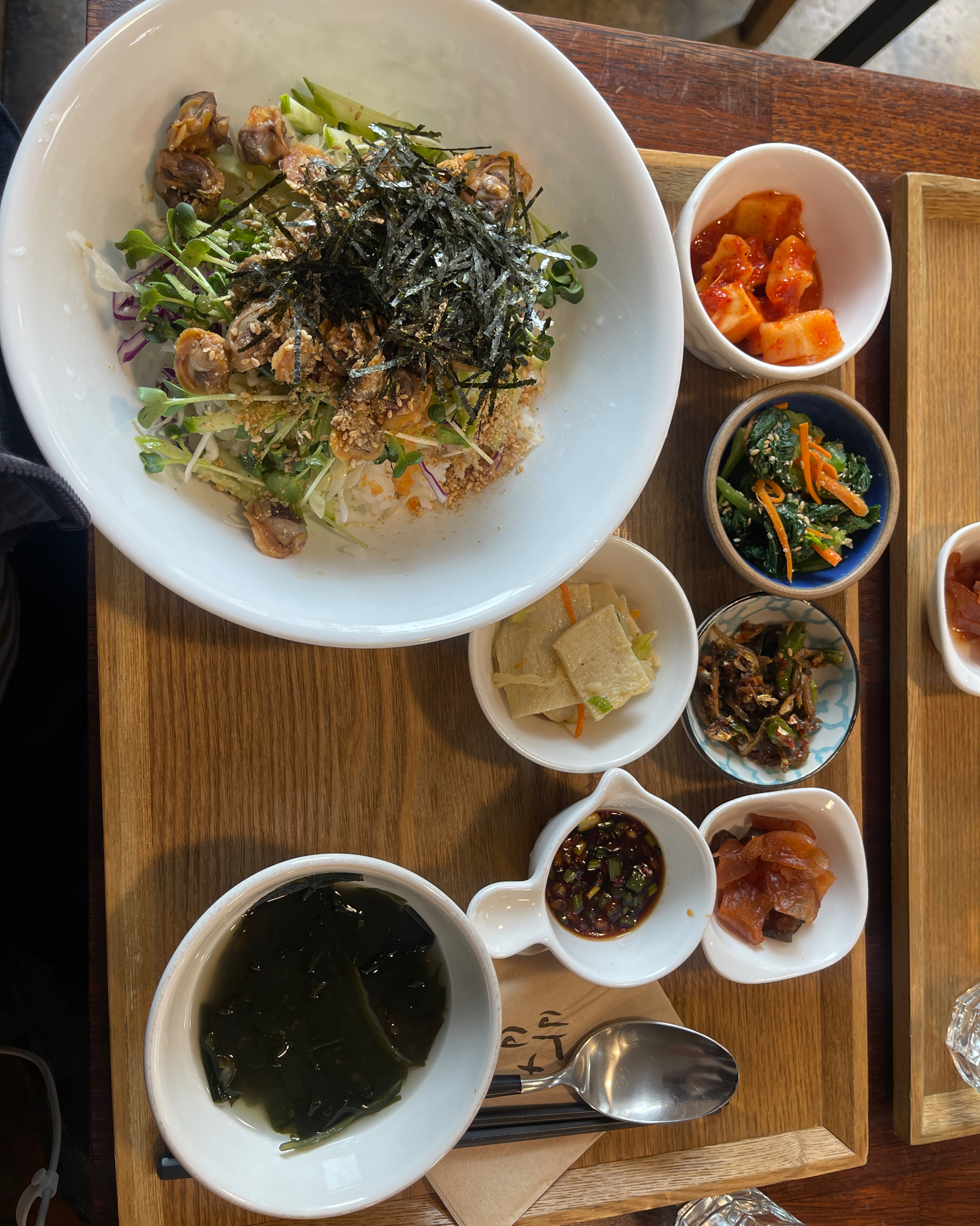독립문역 꼬막무침 전문점 밥+
