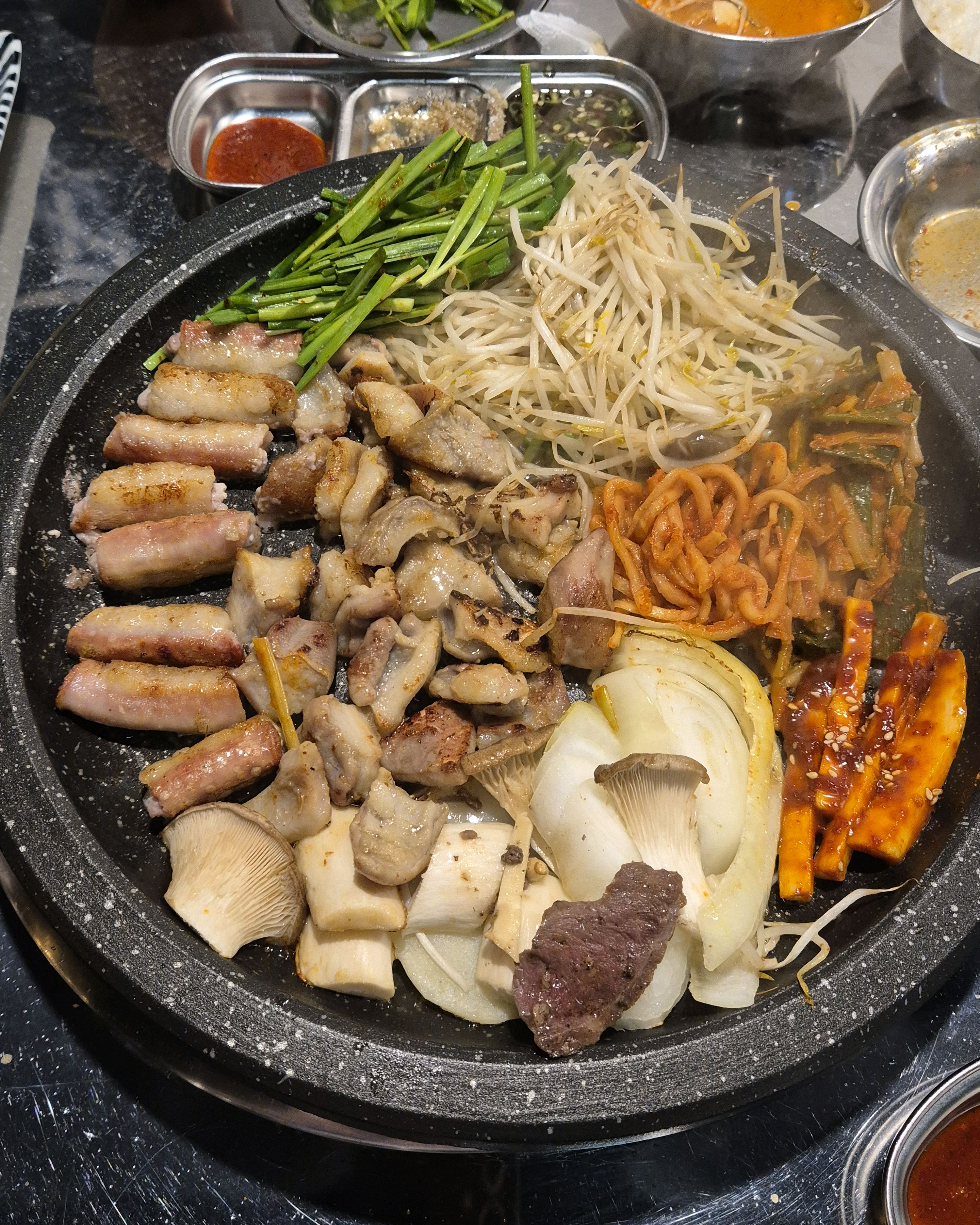 Jamsil Direct Management Branch of Hwadeokdol Gopchang, a famous restaurant in Jamsil-dong, Songpa-gu, Seoul