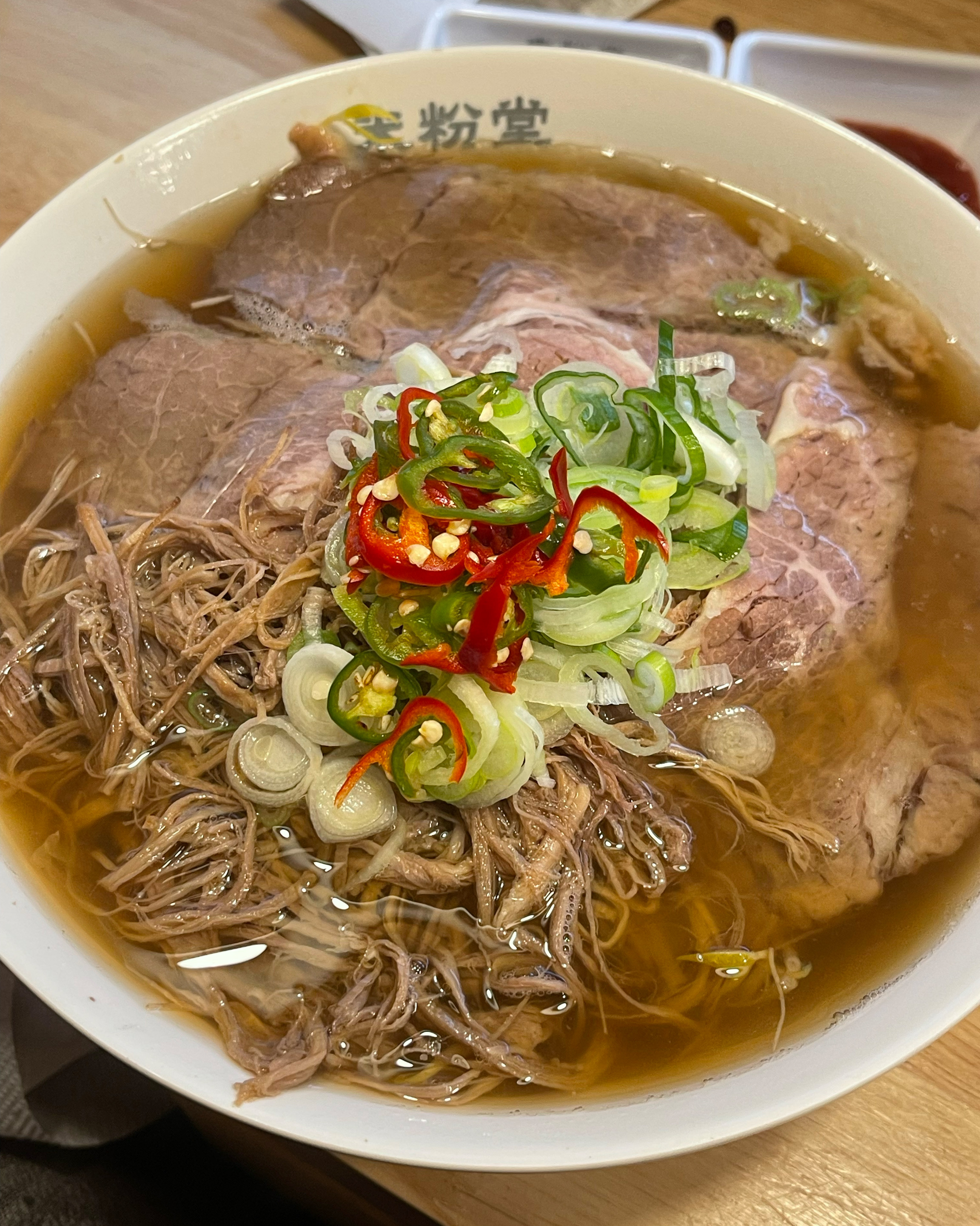 점점 국물이 진해지고 맛있어지네요! 😍😍 미분당은 다 좋은데 고기찍어먹을 때 핫소스만 맛이