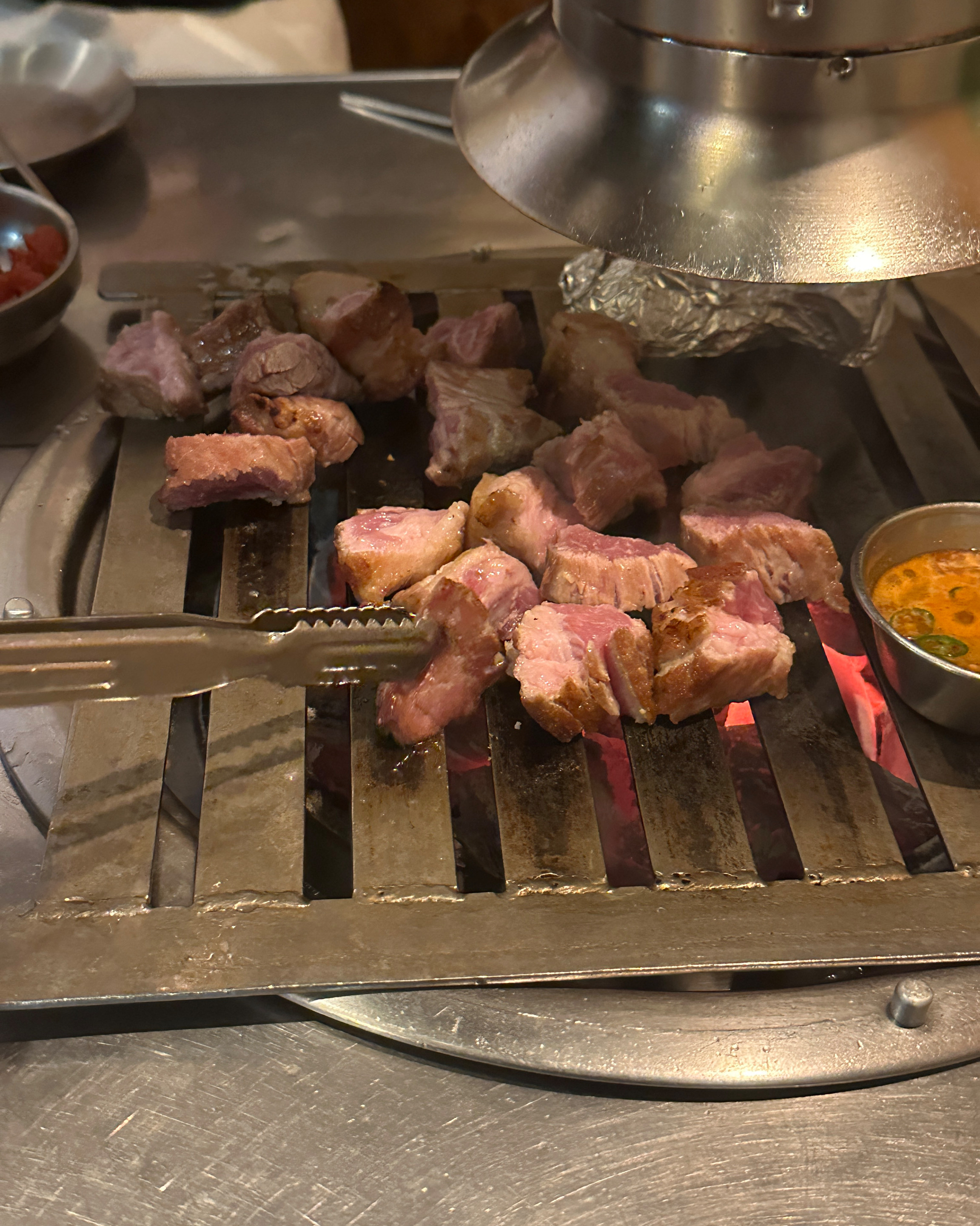
충정로역식당 두툼