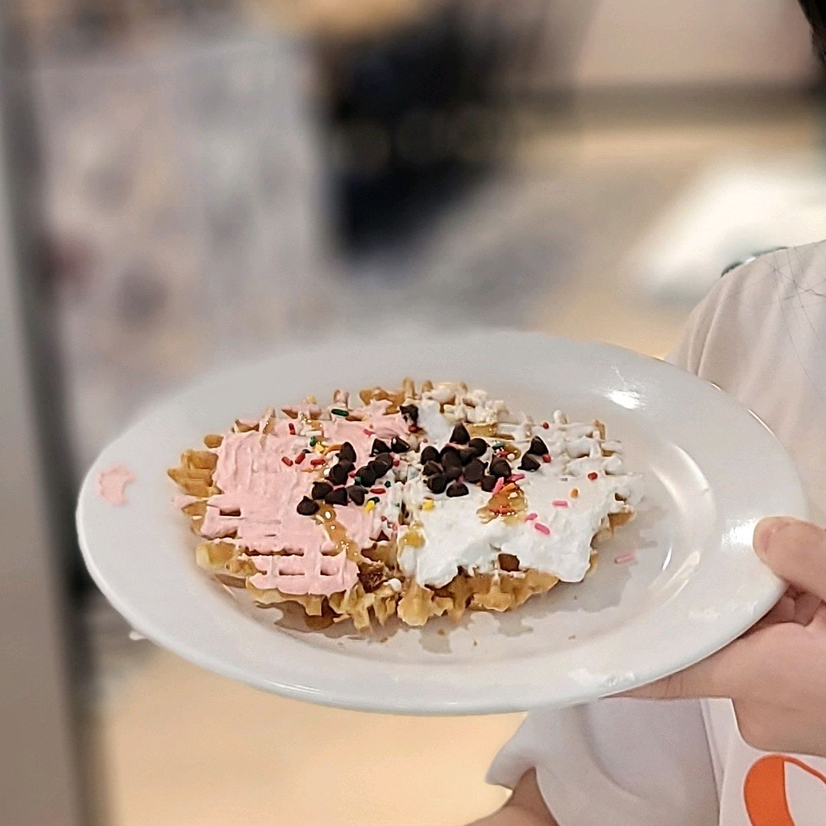 홀에 직원이 별로없어서 불편한점이 생기기도 하지만 맛있고 좋아요. - 하단역 맛집 피자몰 아트몰링부산하단점