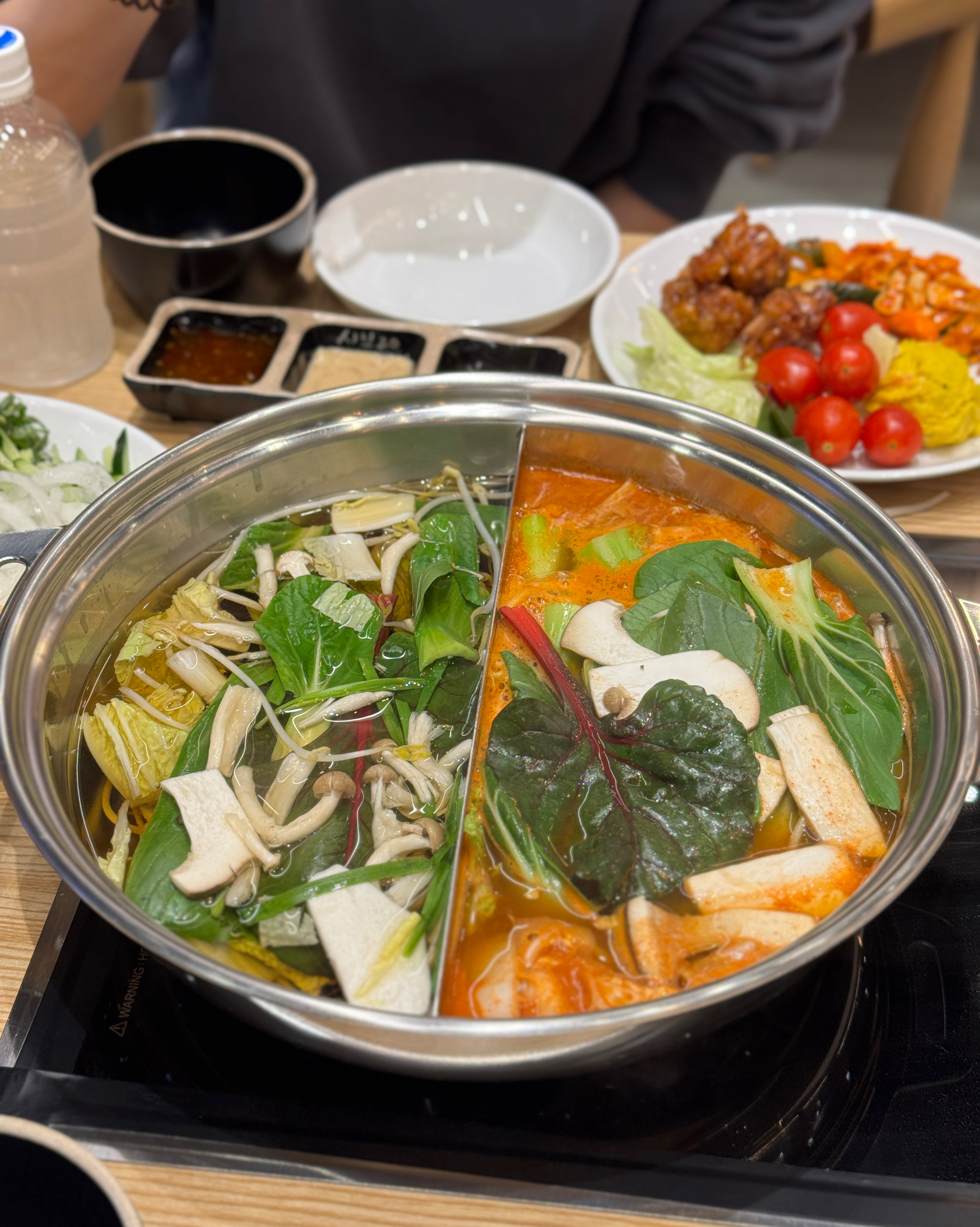 소식러들이라 샤브 뷔페가 조금 부담스러워도 마음껏 먹고싶은 걸 덜어먹음되고 월남쌈도 있어서