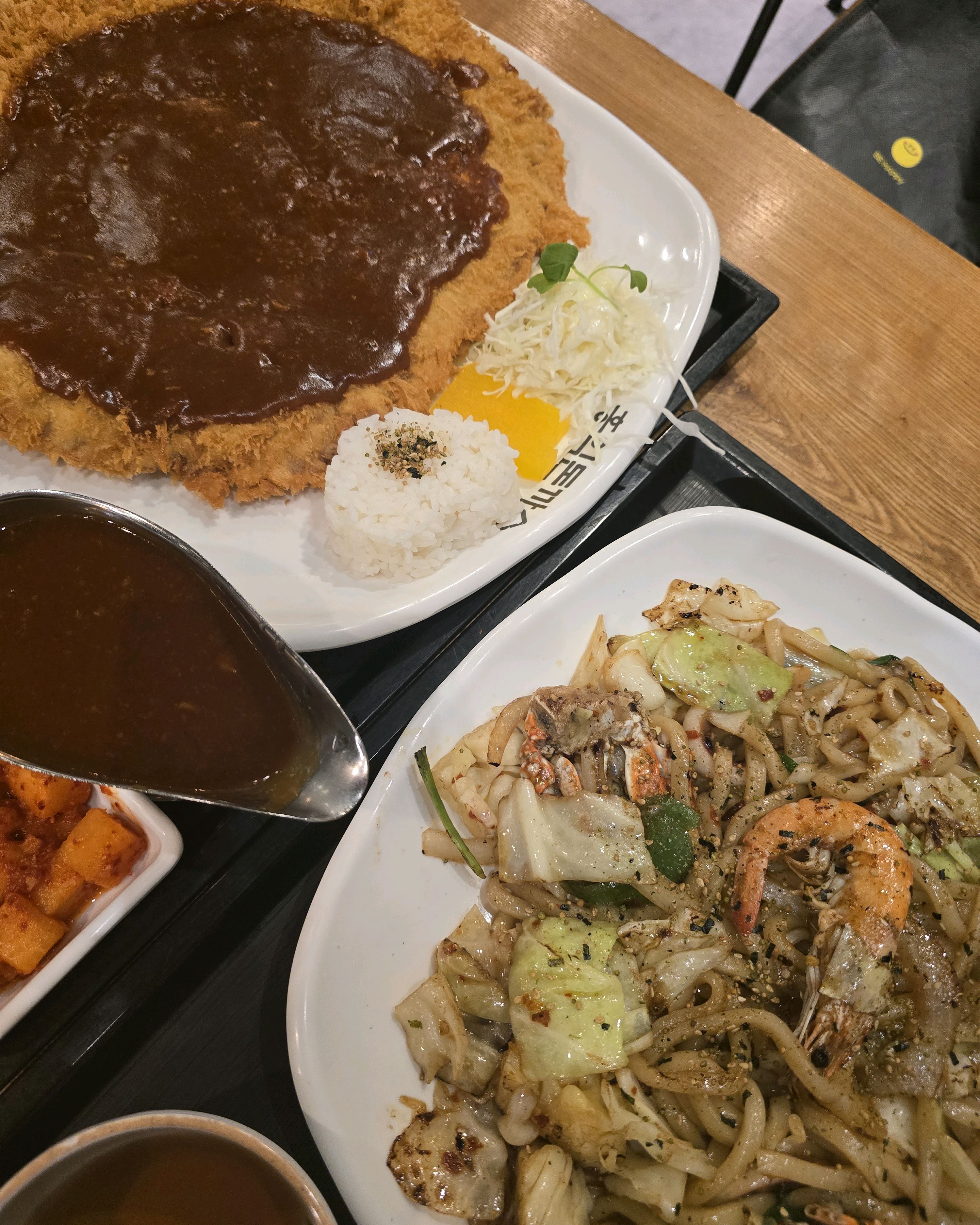 오랫만에 왔는데 맛있어요~역시 양은 많아서 남겼지만^^ - 울산 일산지 맛집 홍익돈까스 울산 동구 일산점