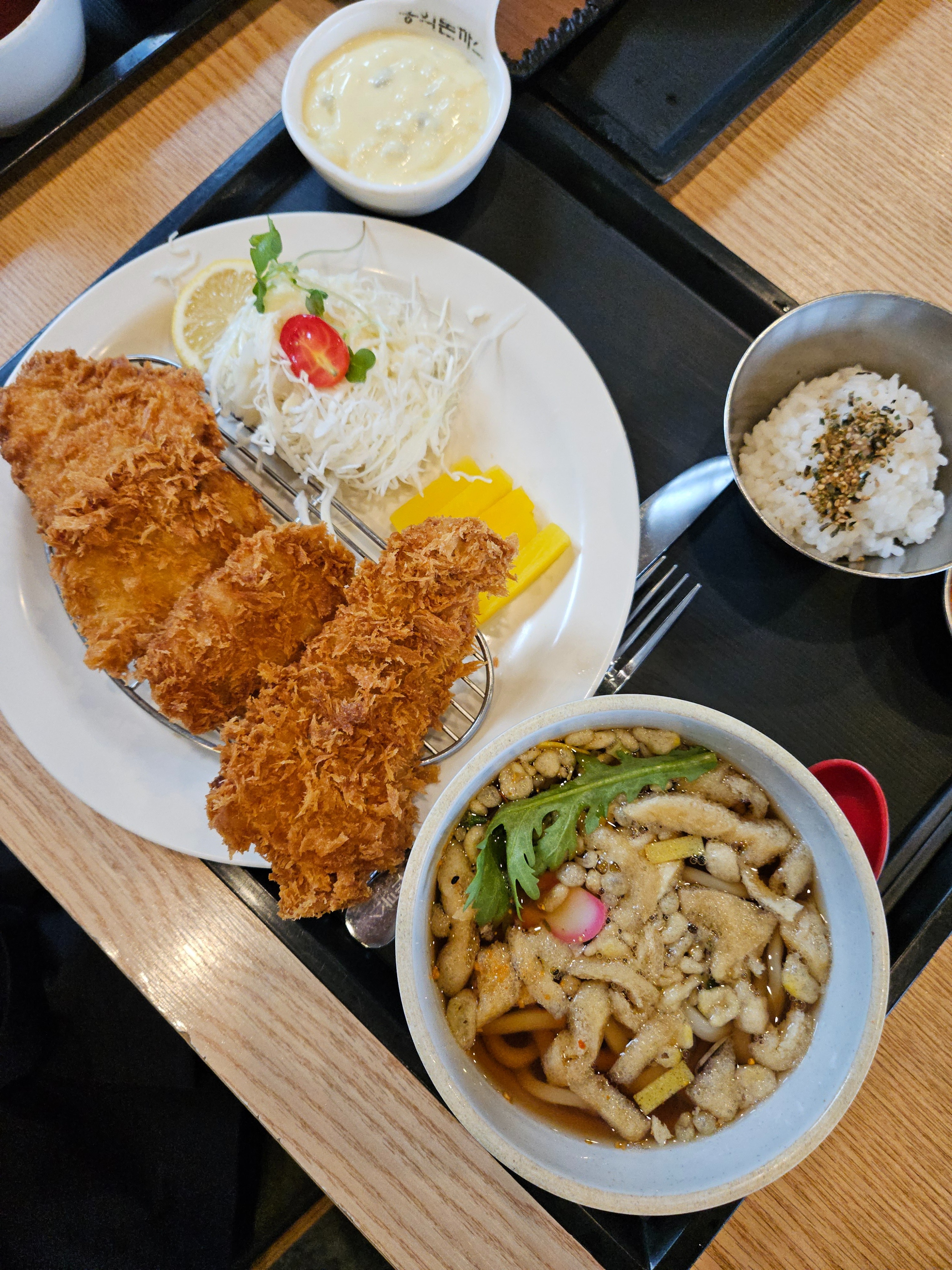 아이랑 부모님이랑 맛있게 잘먹었습니다^^ - 비산동 맛집 홍익돈까스 안양점