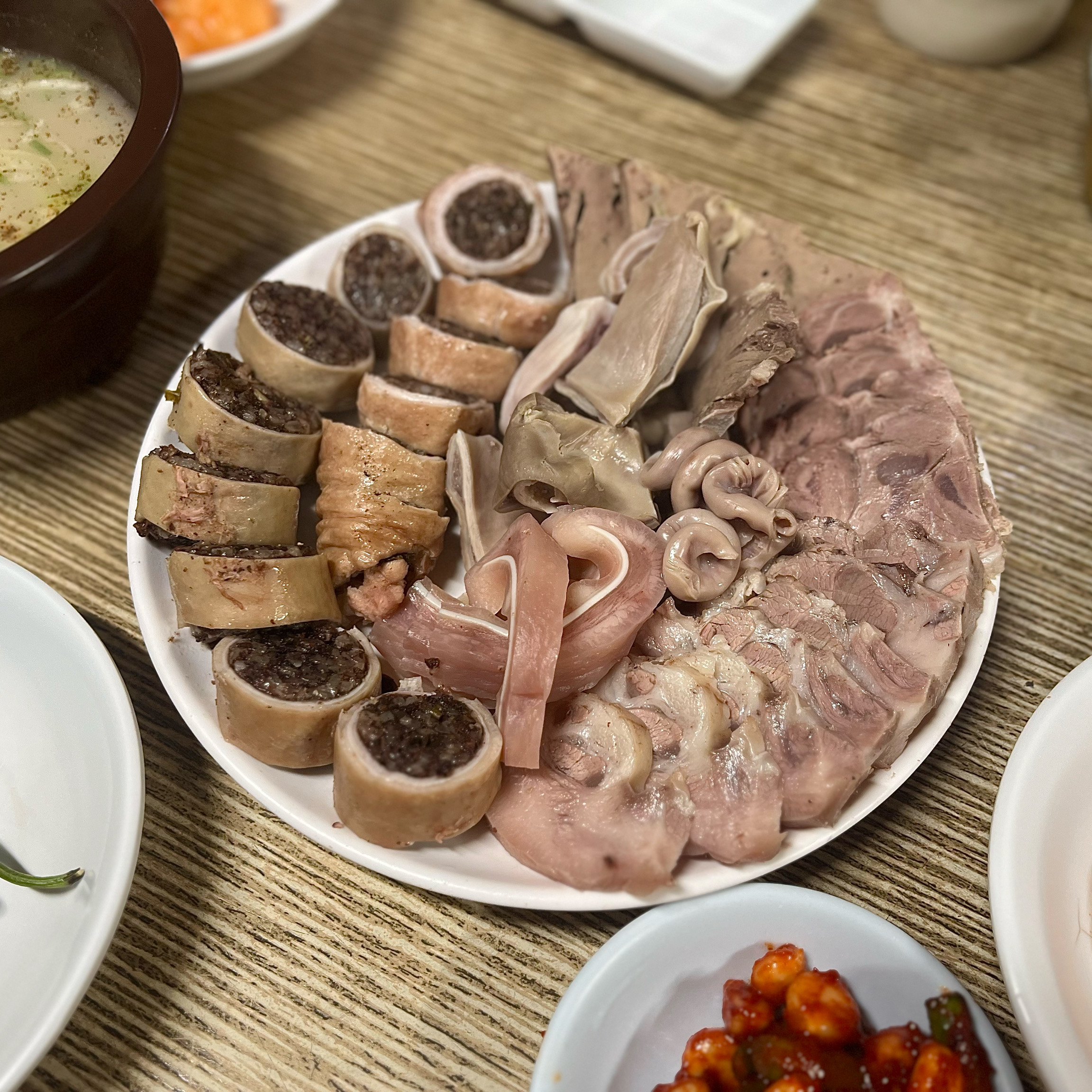 
을지로4가역식당 산수갑산
