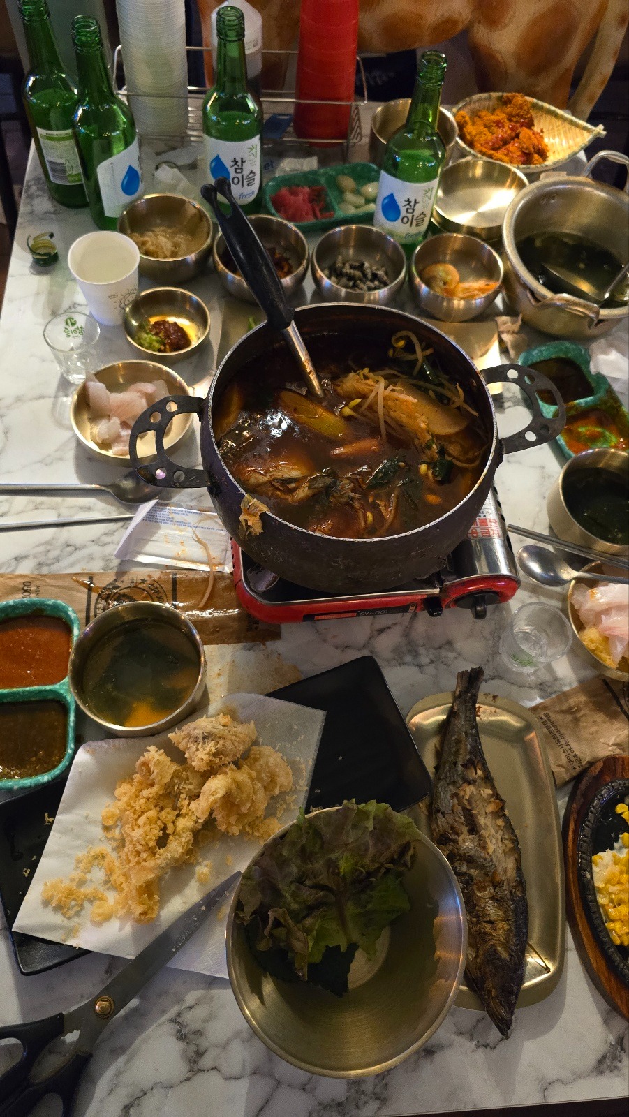  한국 서울 명동역 주변 해산물 전문점 맛집 인생횟집 종각본점