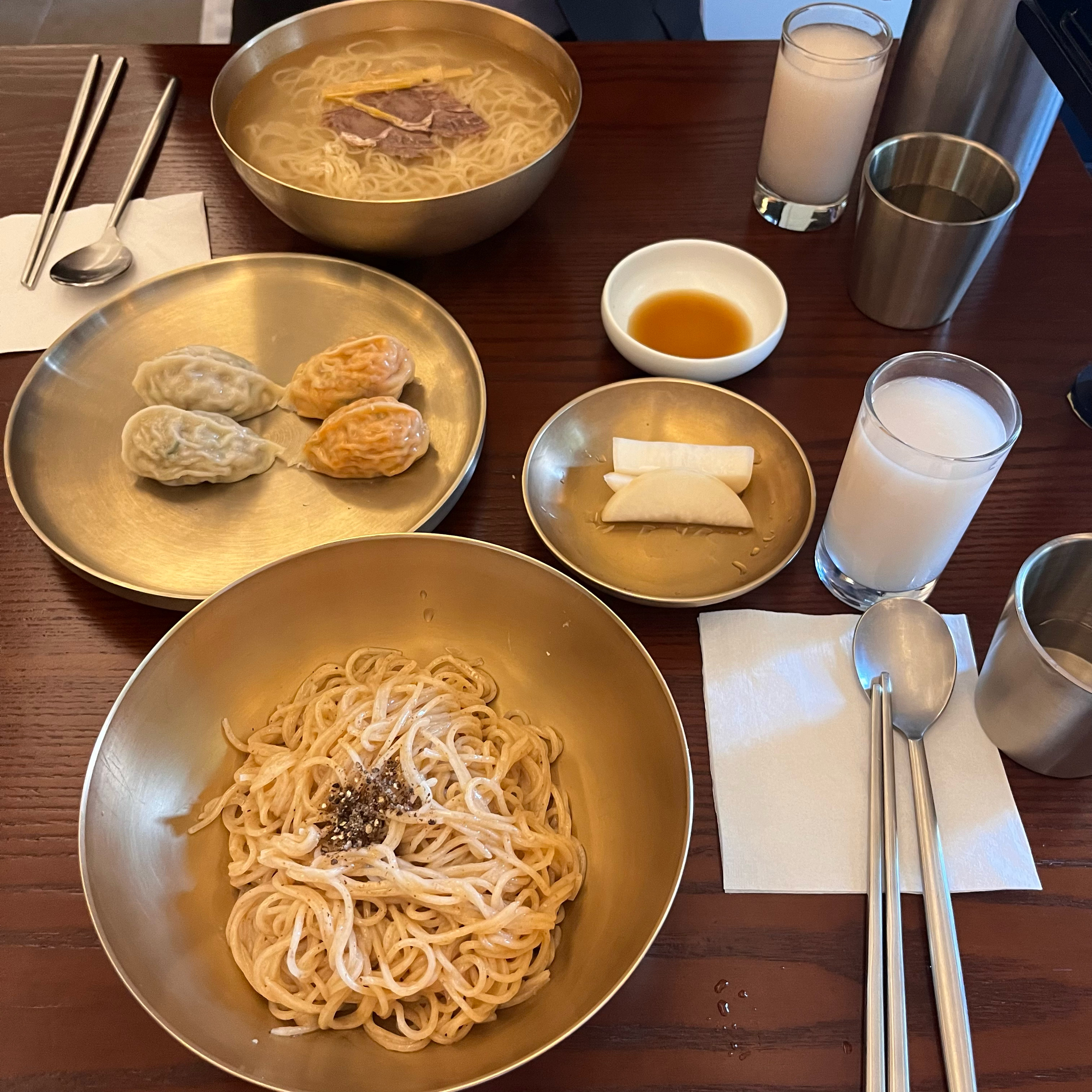 
압구정역식당 면서울