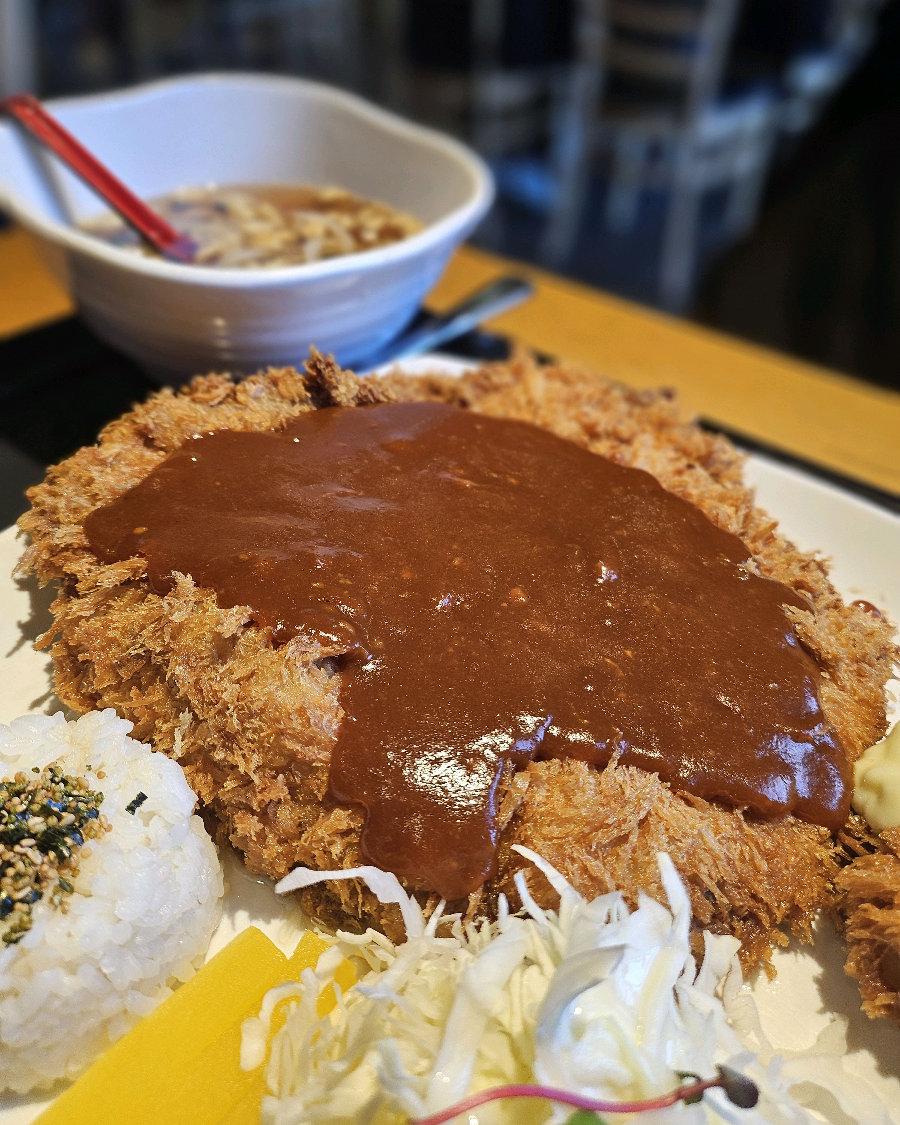 양이 역시나많아요! - 파주 운정역 맛집 홍익돈까스 안산본오점